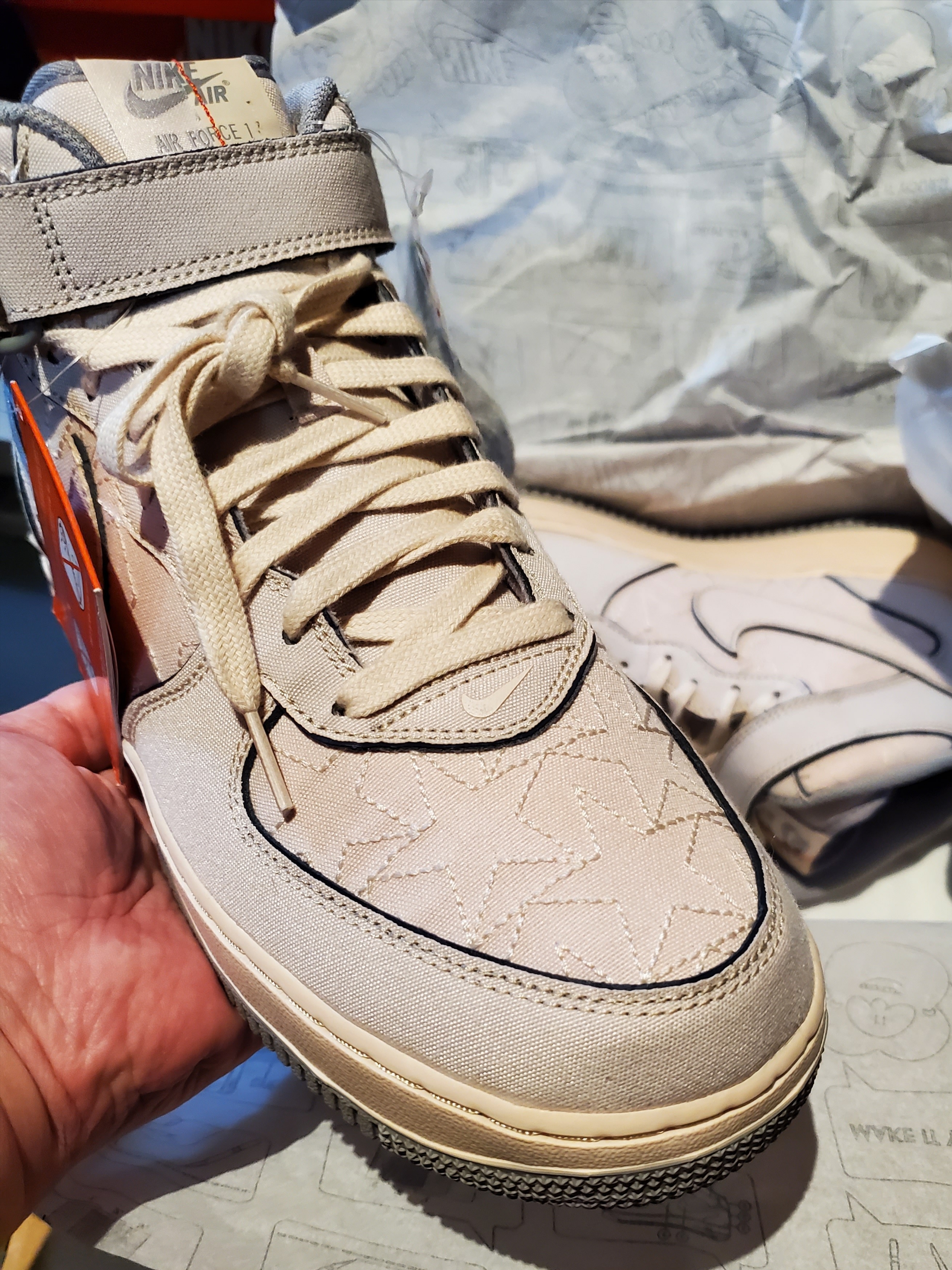 Nike Air Force 1 Mid '07 Pearl White 착용 스타일 - 1