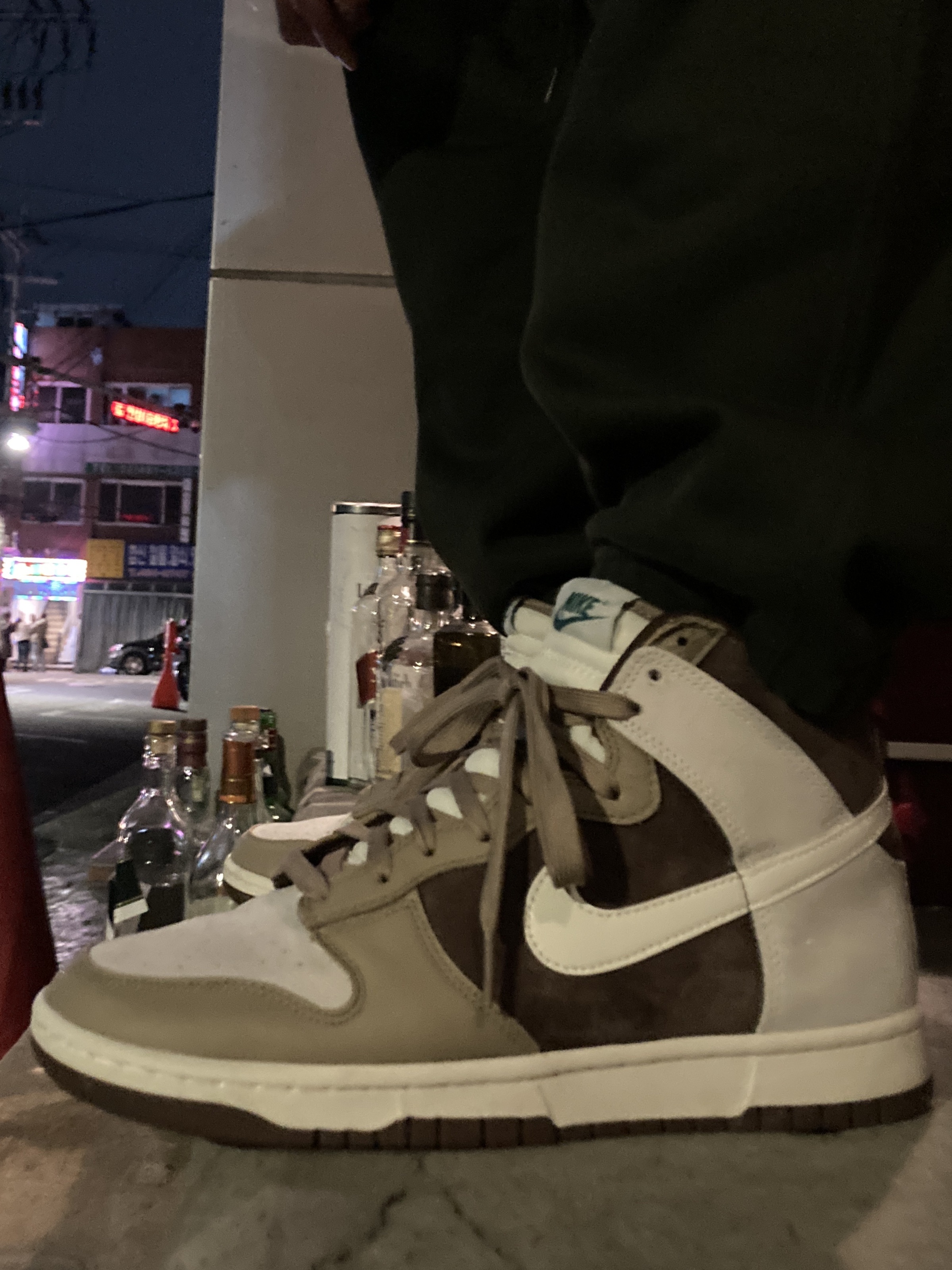 Nike Dunk High Retro PRM Light Chocolate, Nike x Billie Eilish NRG Fleece Pants Sequoia - Asia 착용 스타일