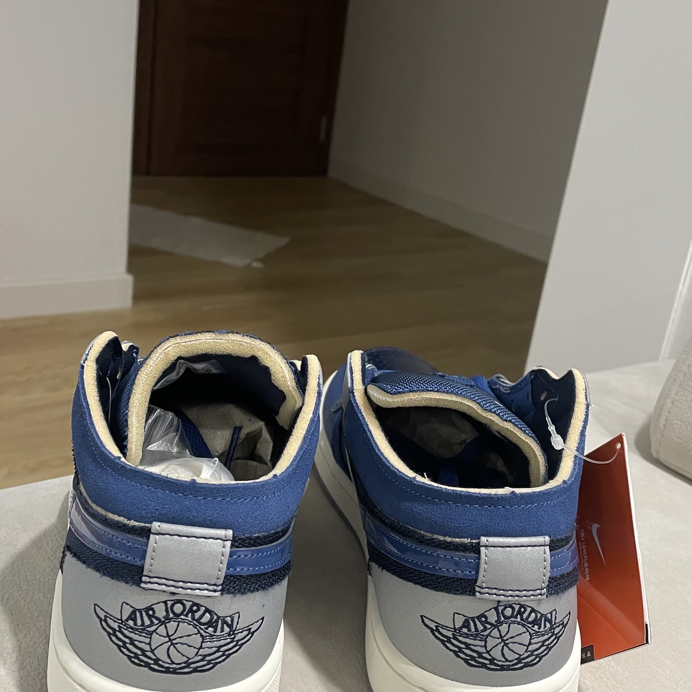 Jordan 1 Low SE Craft Obsidian 착용 스타일 - 2