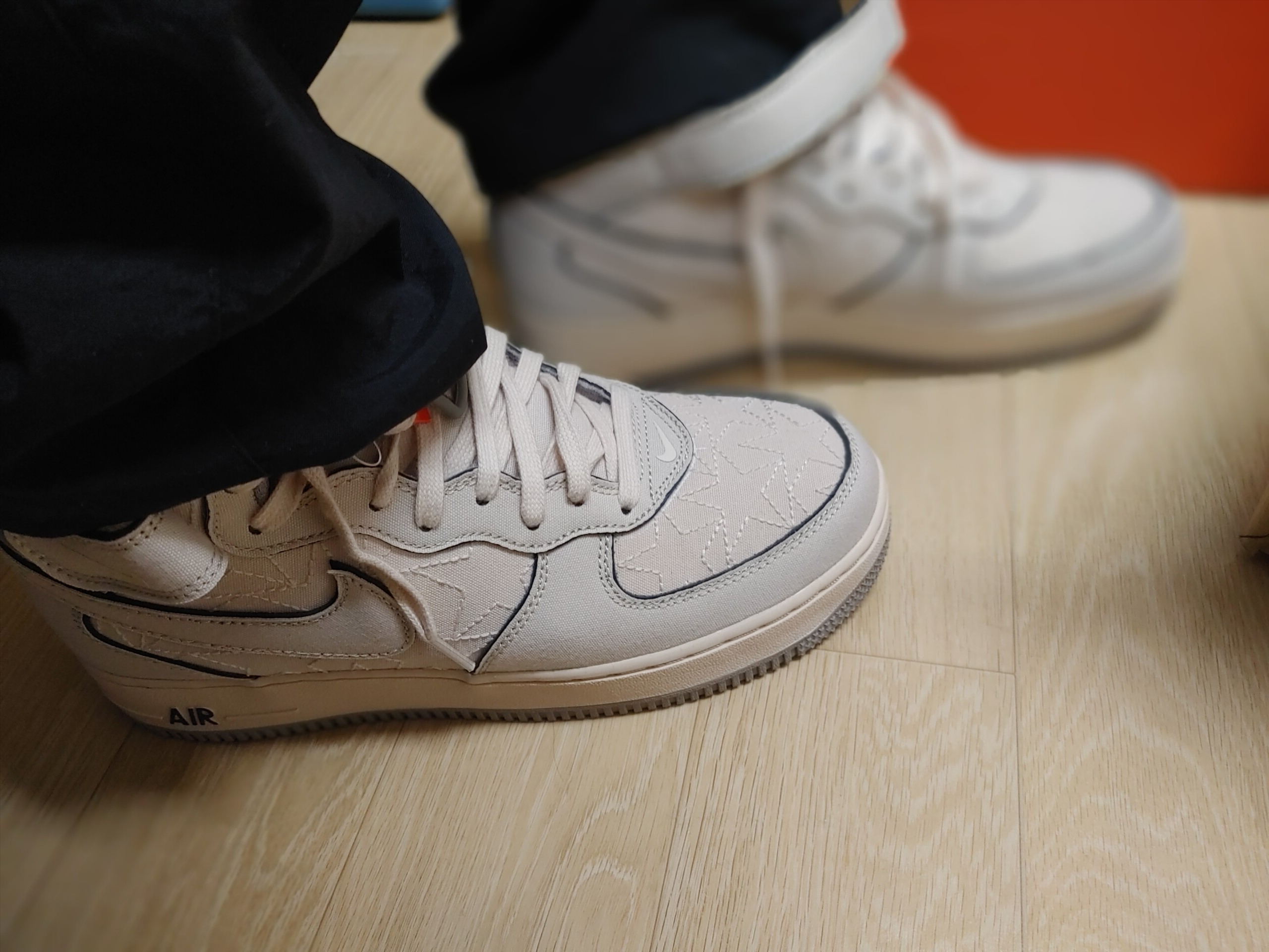 Nike Air Force 1 Mid '07 Pearl White 착용 스타일 - 4