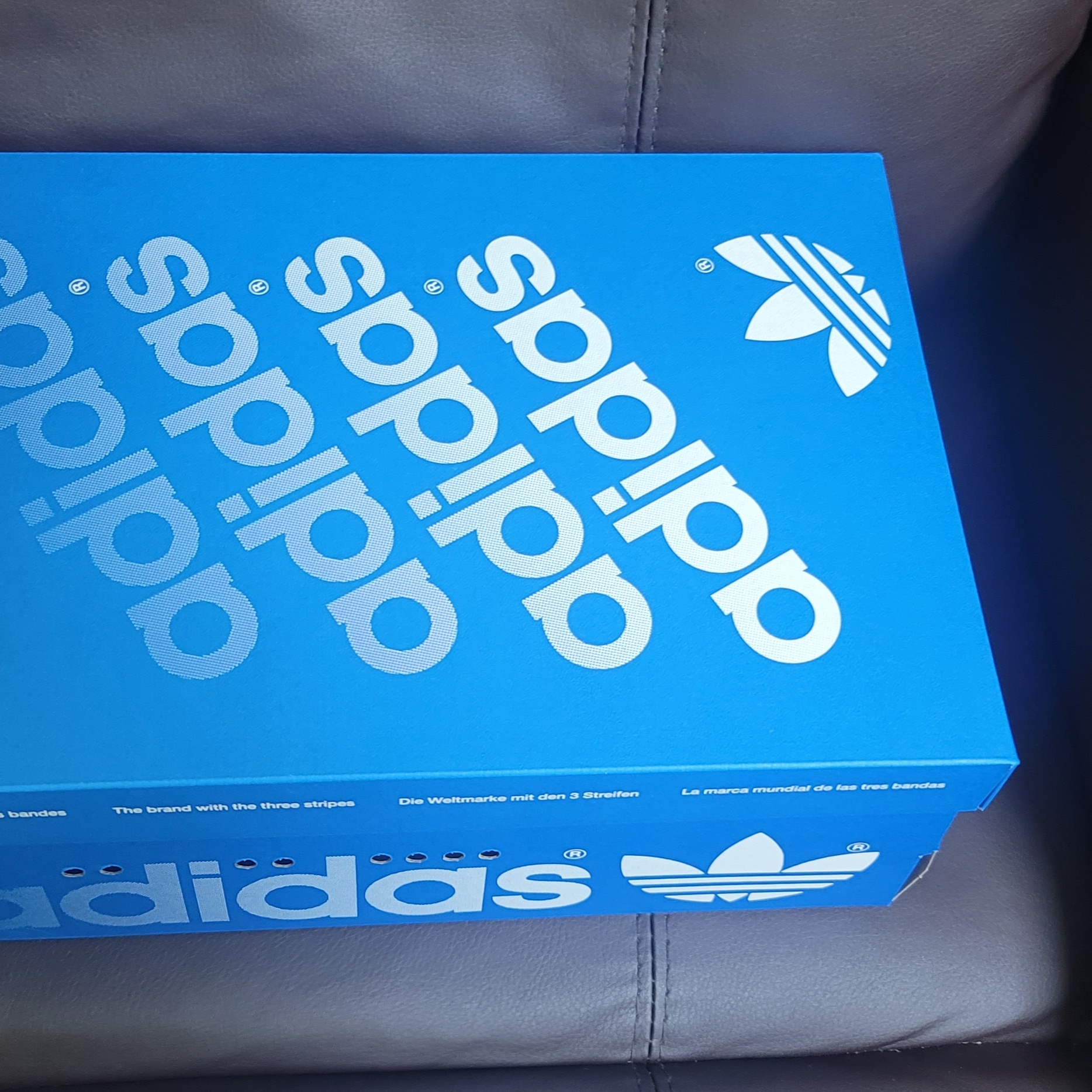 Adidas Gazelle 85 Blue Bird 착용 스타일 - 3