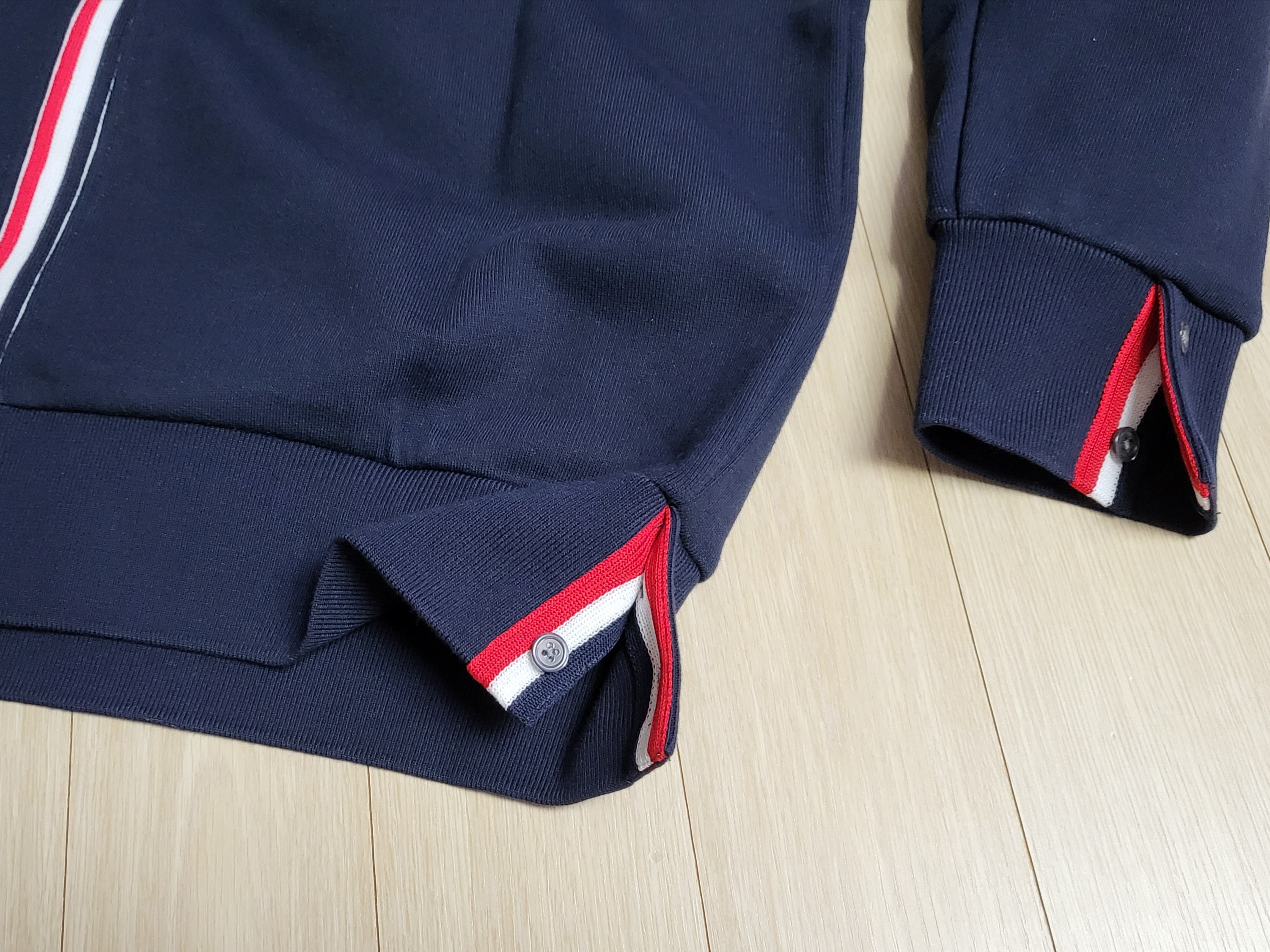 Thom Browne Loopback Center Back Stripe Crewneck Pullover Knit Navy 착용 스타일 - 2