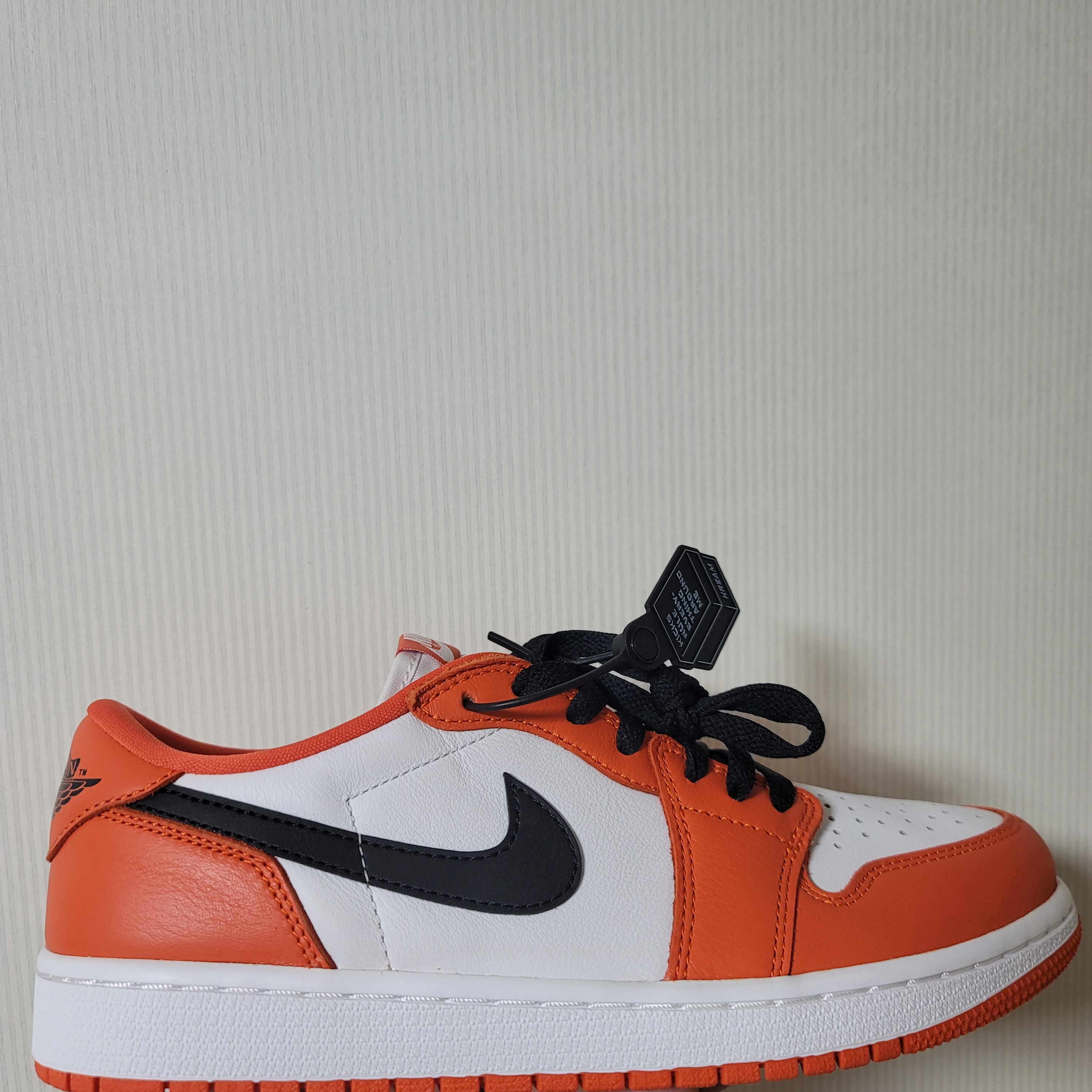 Jordan 1 Low OG Starfish 착용 스타일 - 2