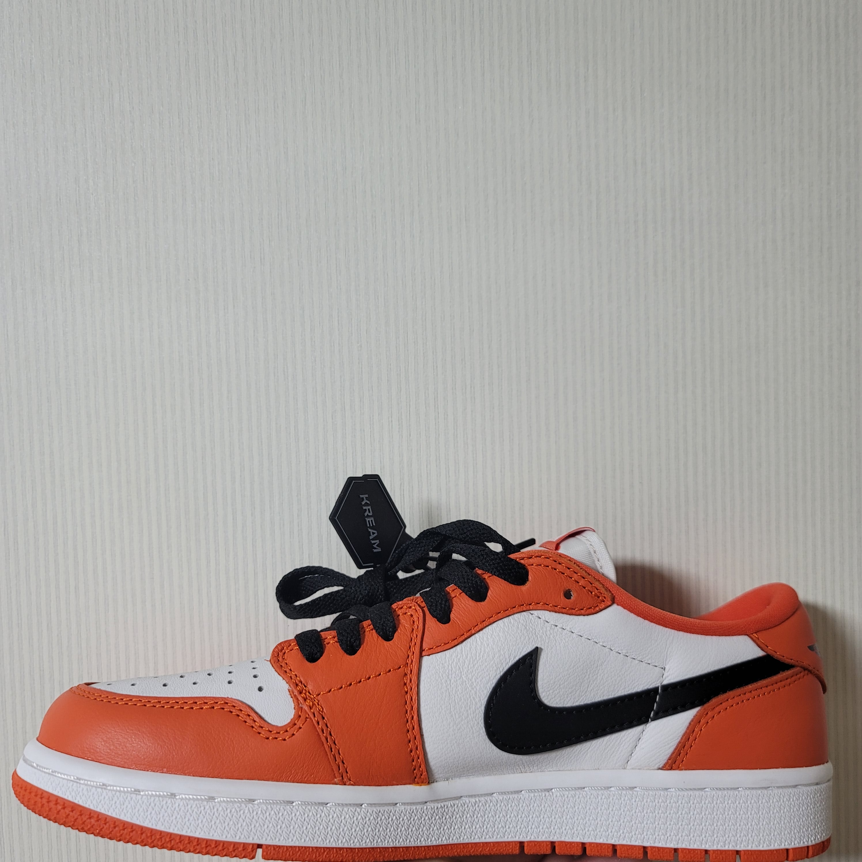 Jordan 1 Low OG Starfish 착용 스타일 - 1