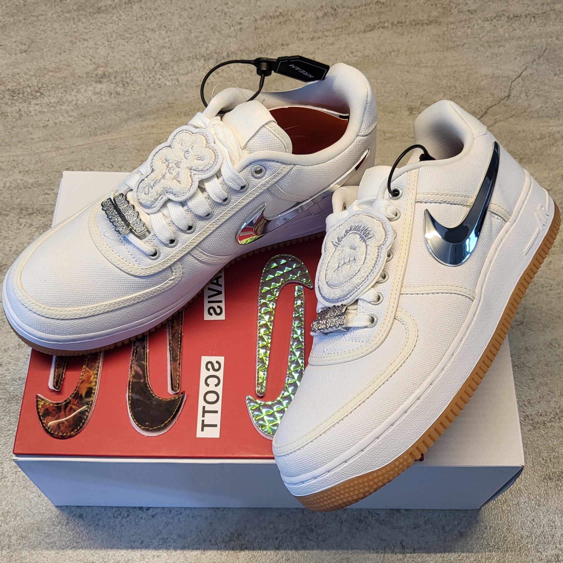 Nike x Travis Scott Air Force 1 Low White 착용 스타일