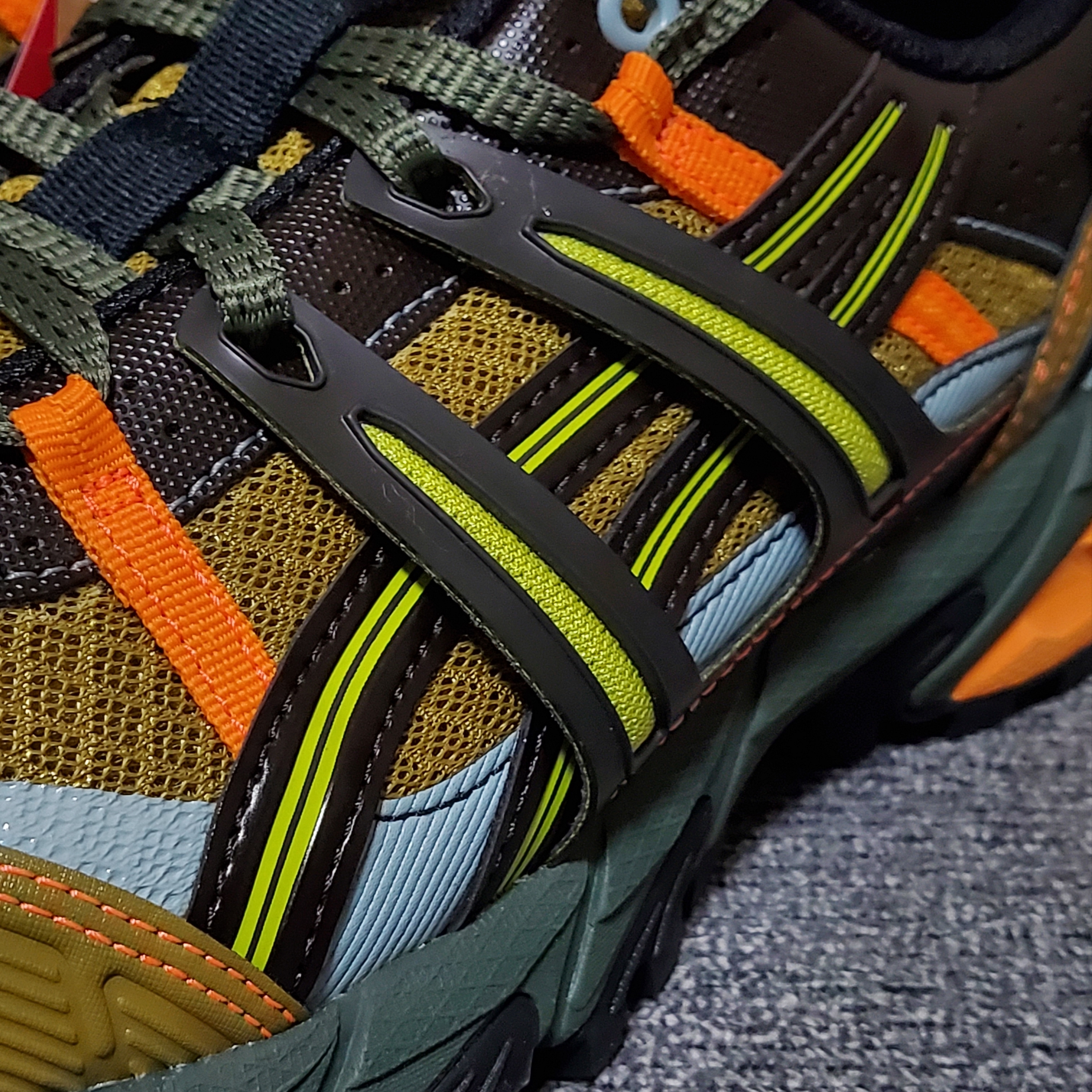 Asics x Andersson Bell Gel-Sonoma 15-50 Olive Oil Dark Brown 착용 스타일 - 3