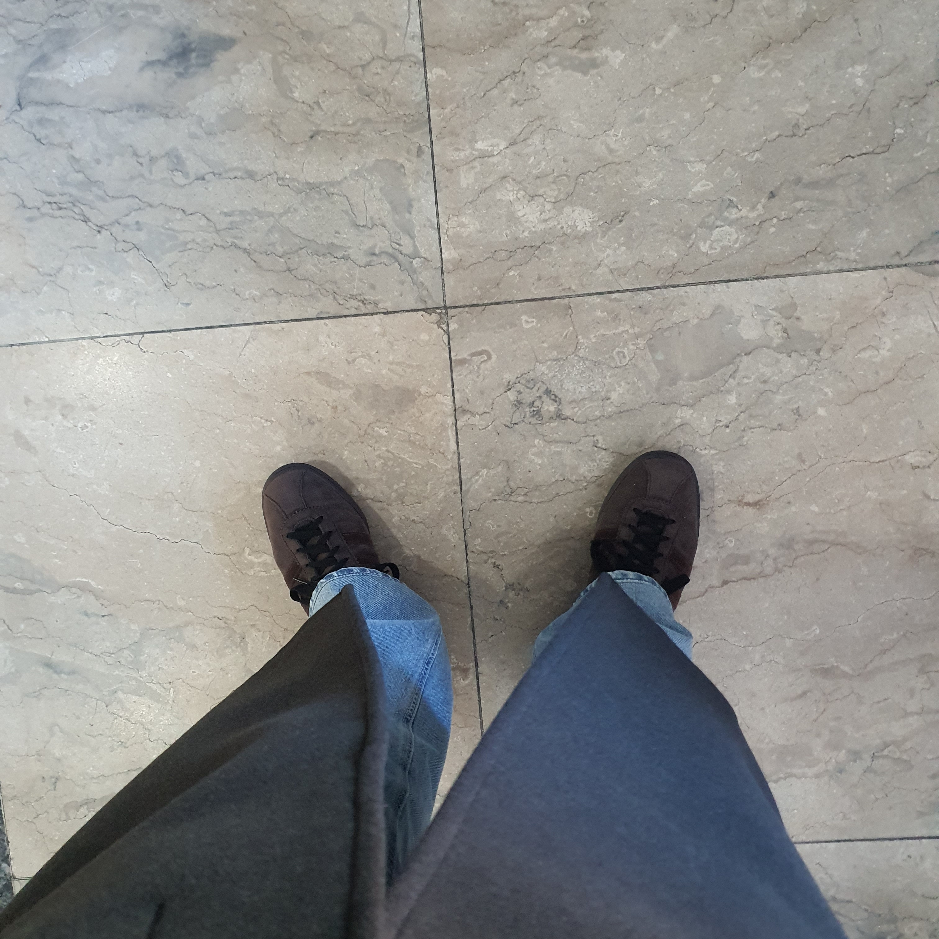 Adidas Tobacco Gruen Dark Brown 착용 스타일