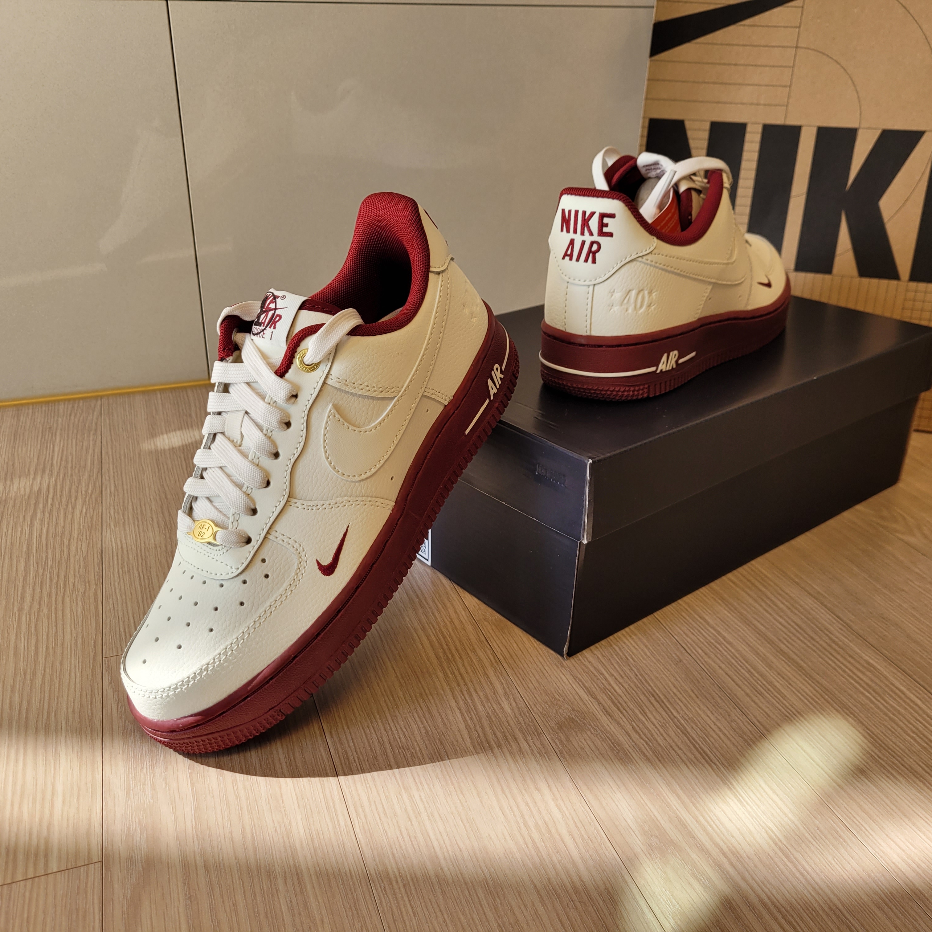 (W) Nike Air Force 1 '07 SE 40th Anniversary Join Forces Sail Team Red 착용 스타일 - 4
