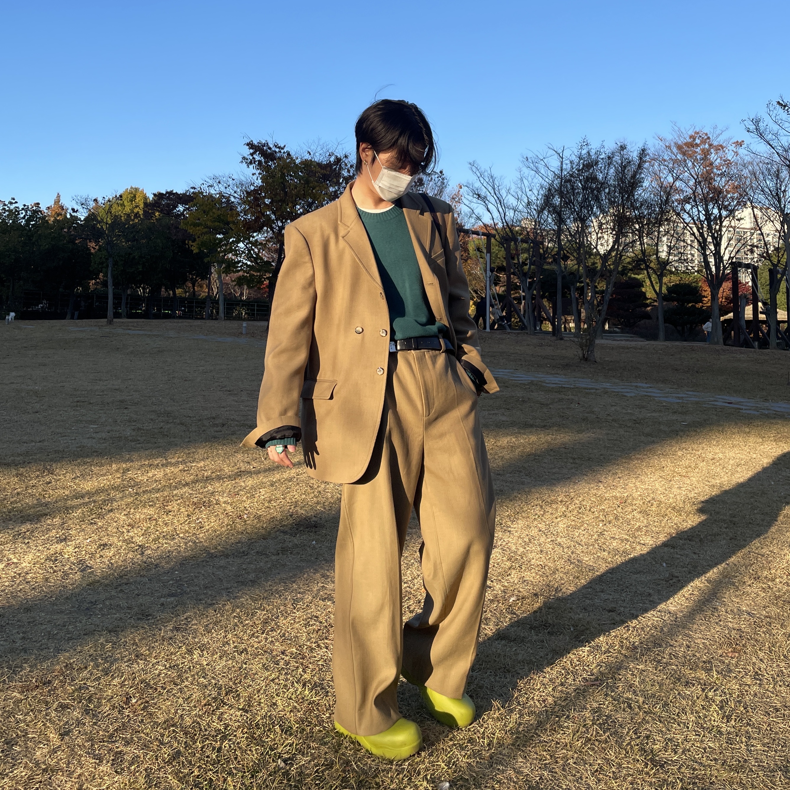 Bottega Veneta Puddle Ankle Boots Kiwi, Human Made Heart Ring Green 착용 스타일 - 1