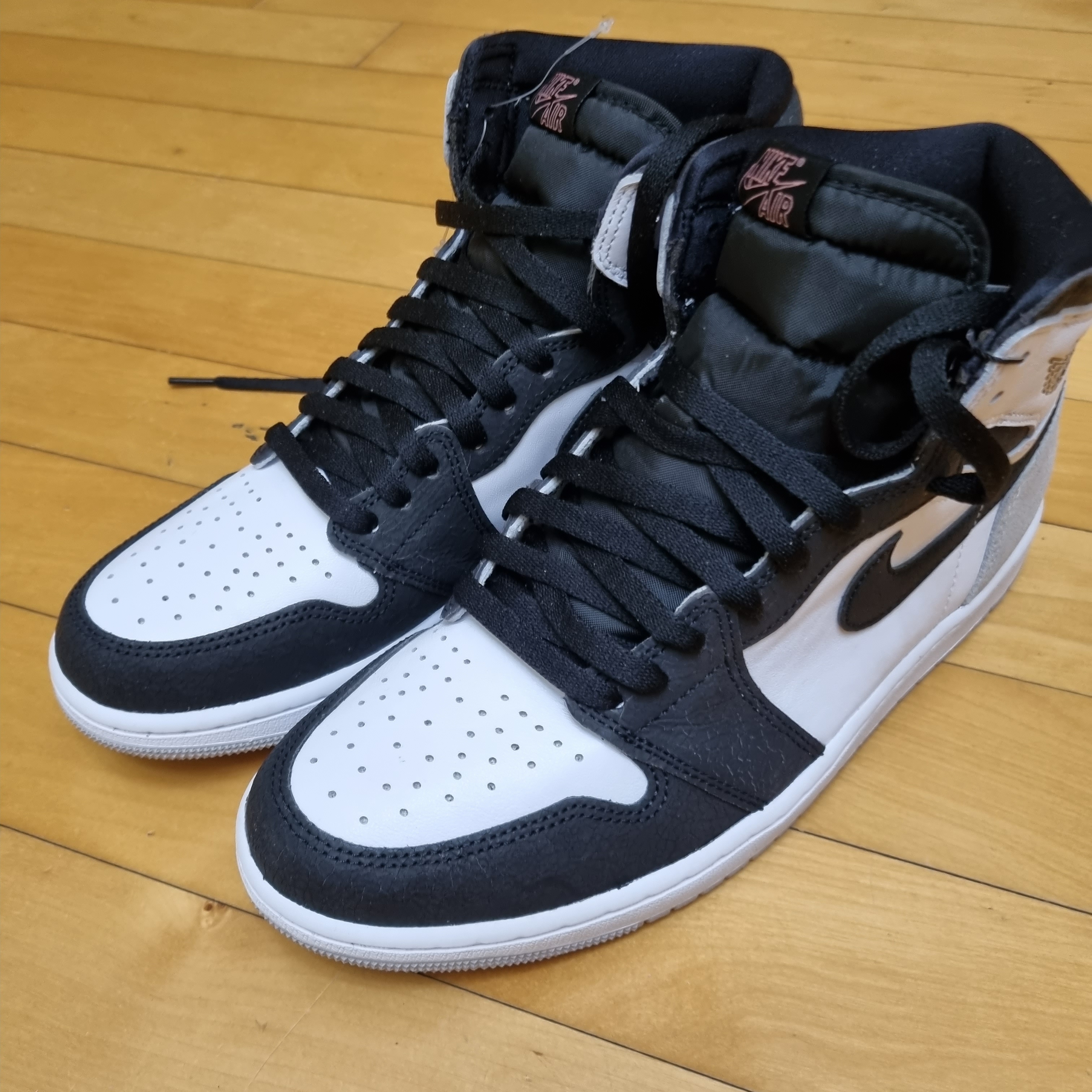 Jordan 1 Retro High OG Bleached Coral 착용 스타일