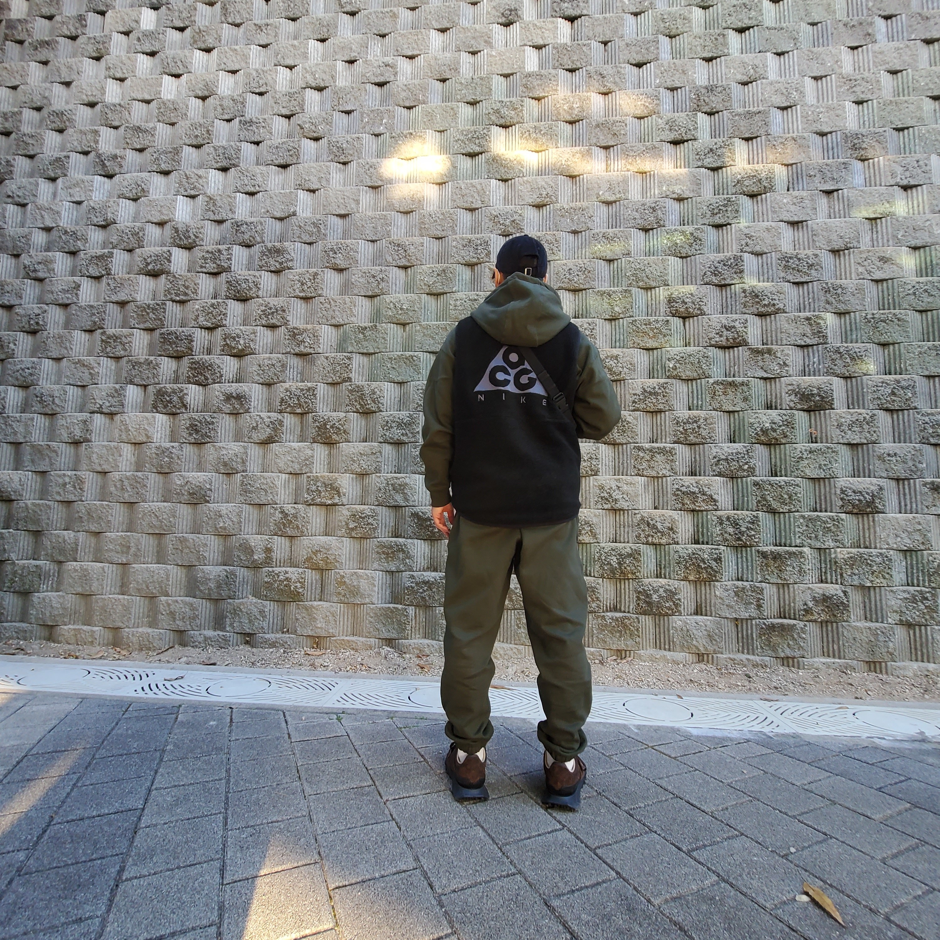 New Balance x Auralee XC-72 Brown, Nike x Billie Eilish NRG Fleece Pants Sequoia - Asia 착용 스타일 - 3