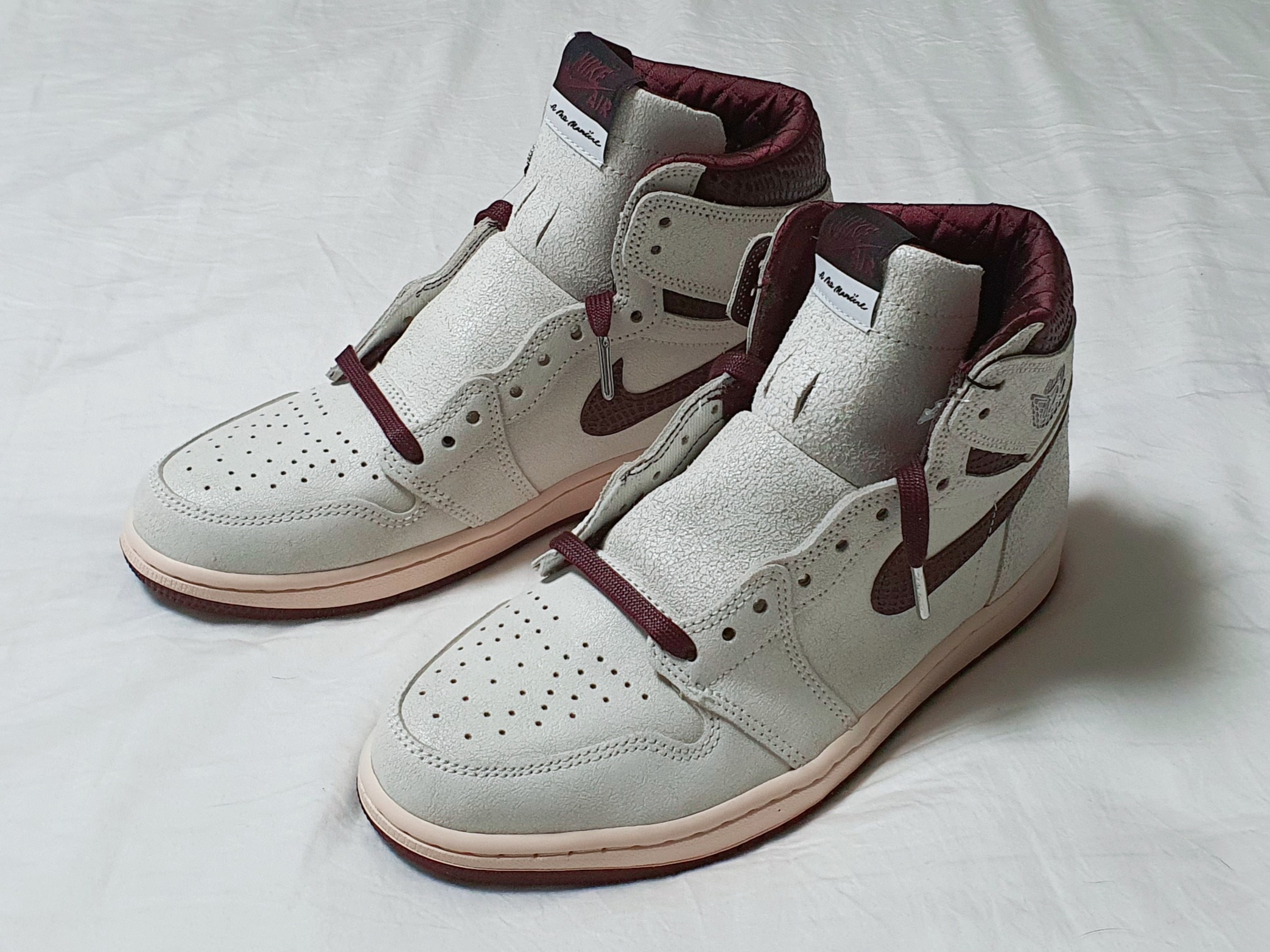 Jordan 1 x A Ma Maniere Retro High OG SP Sail and Burgundy 착용 스타일 - 5