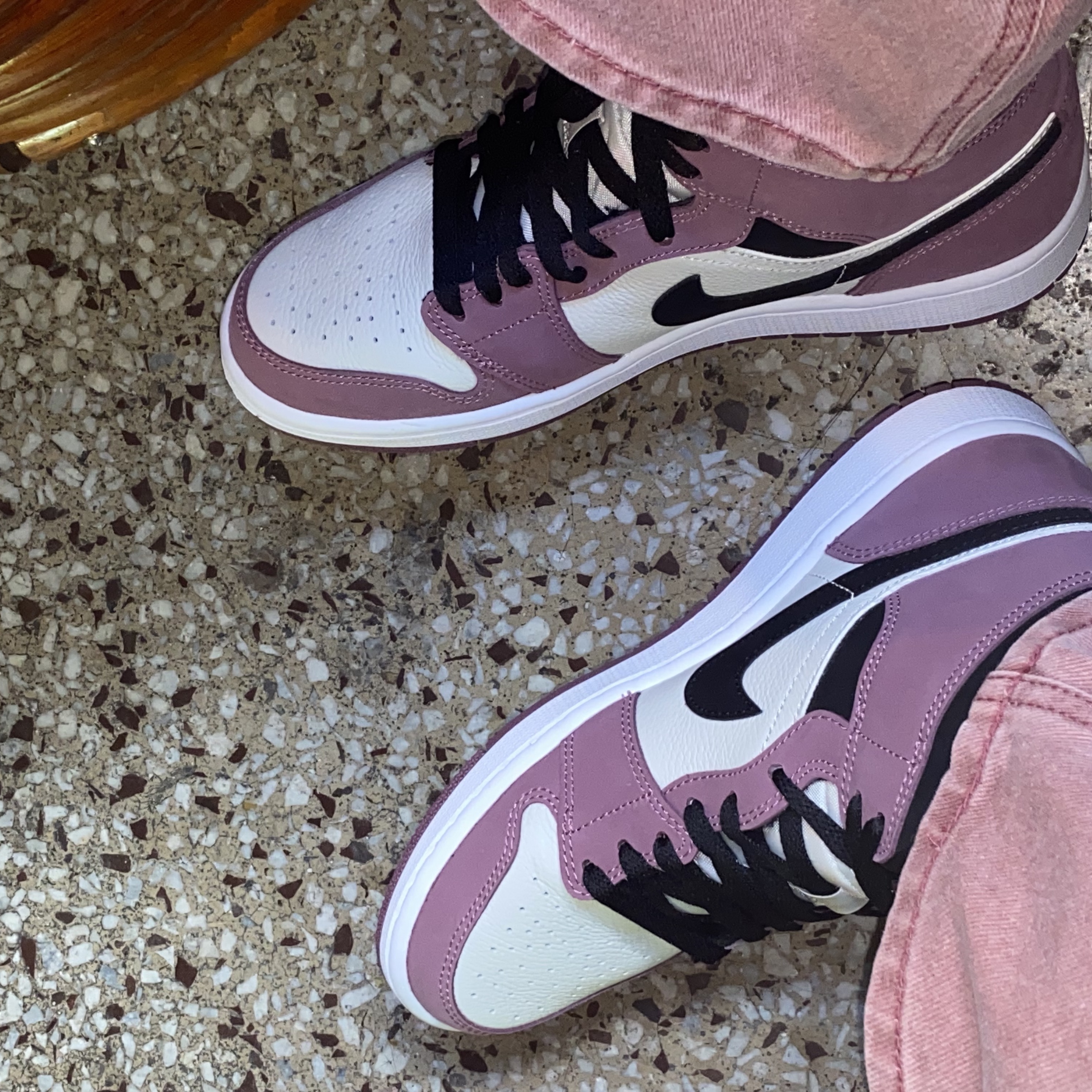 (W) Jordan 1 Mid SE Light Mulberry 착용 스타일