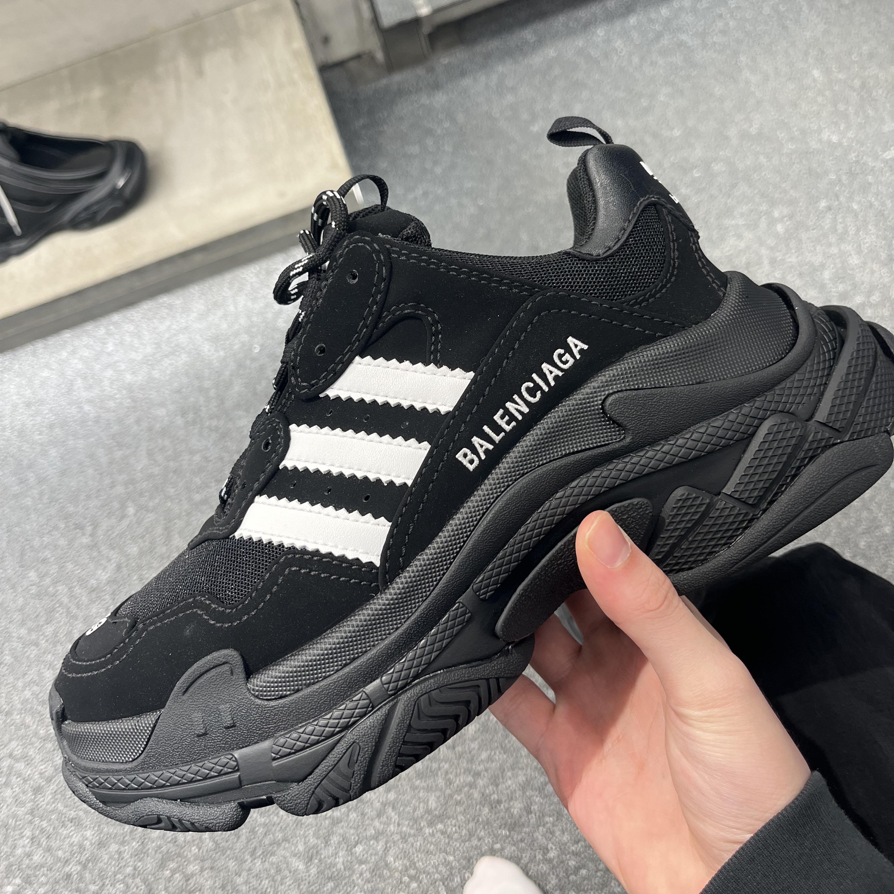 Balenciaga x Adidas Triple S Sneakers Black 착용 스타일