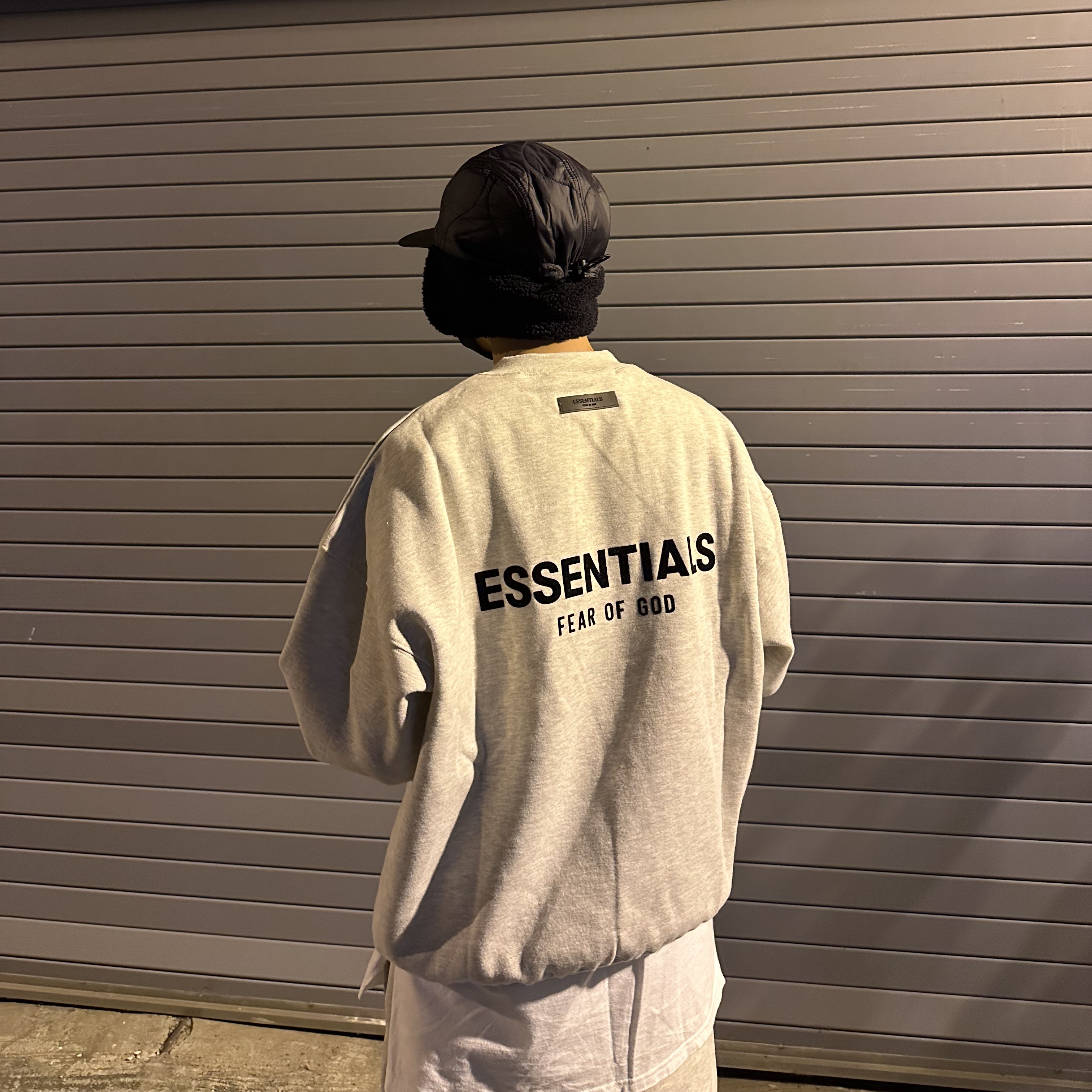 Essentials The Core Collection Crewneck Sweatshirt Light Oatmeal, Essentials The Core Collection Sweatpants Light Oatmeal 착용 스타일 - 3