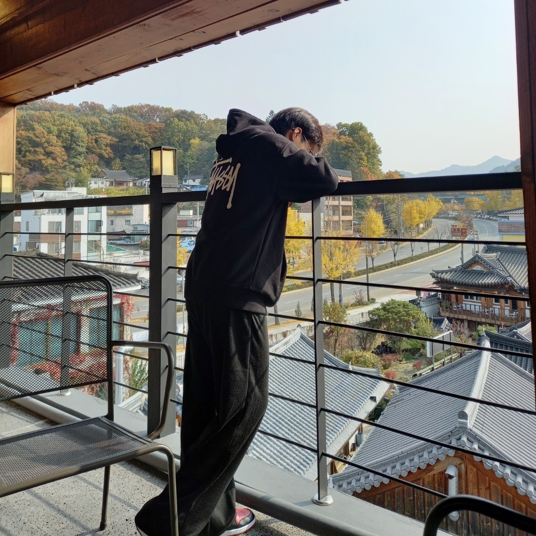 Stussy Basic Stussy Hoodie Black 2022, Jordan 1 Low Bred Toe 착용 스타일