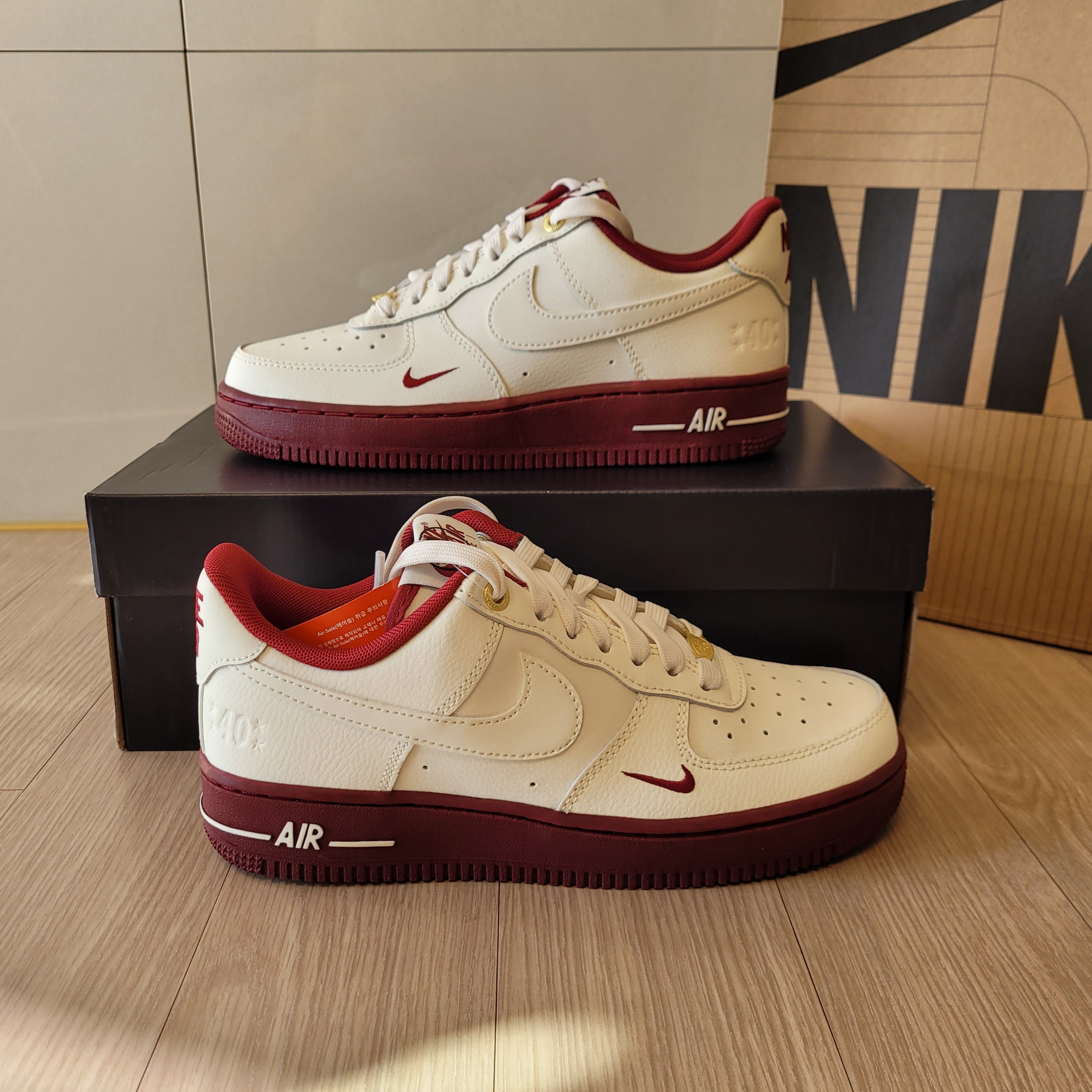 (W) Nike Air Force 1 '07 SE 40th Anniversary Join Forces Sail Team Red 착용 스타일 - 3