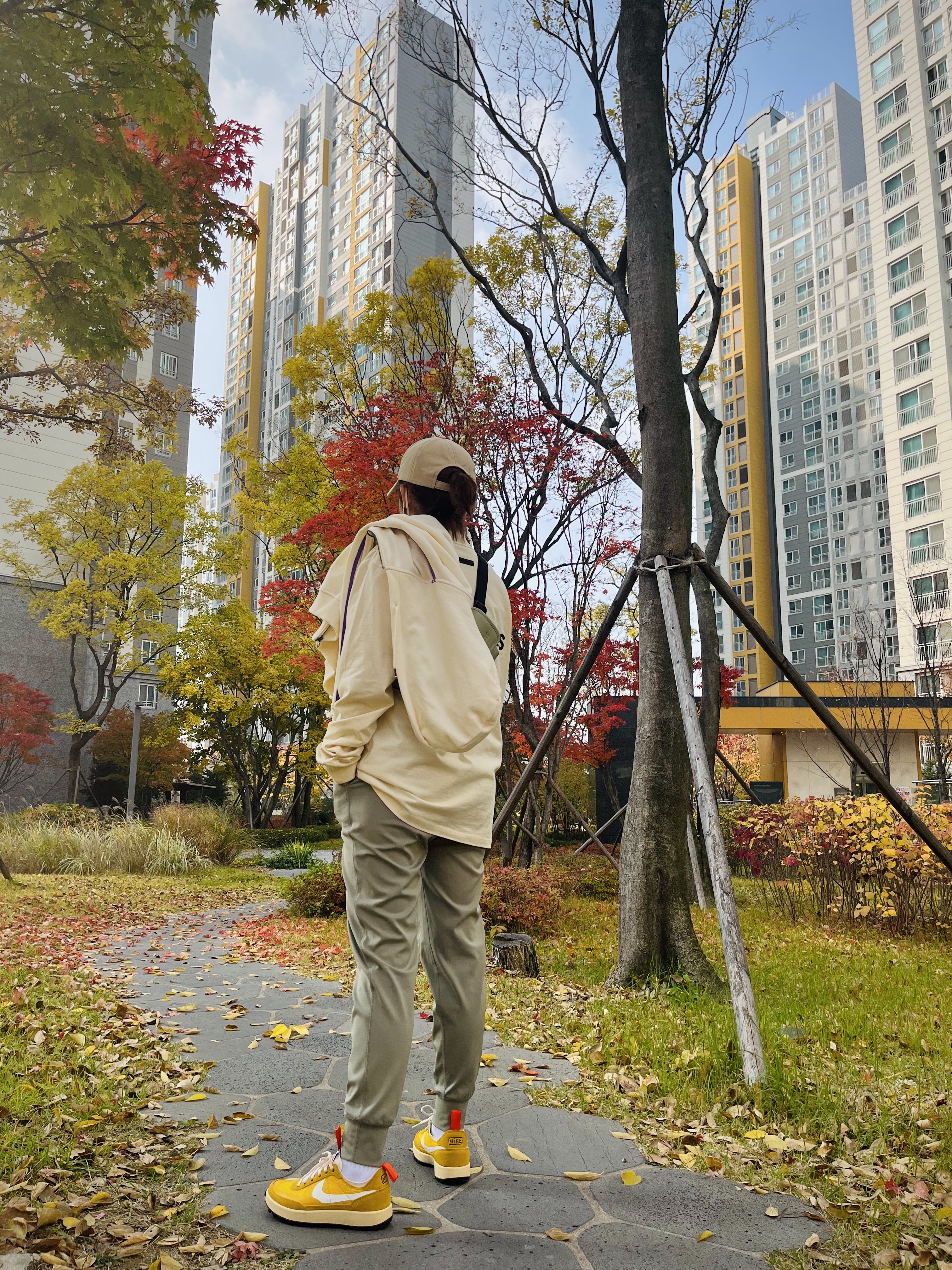 Nike x Tom Sachs General Purpose Shoe Archive, Essentials Long Sleeve T-Shirt Cream - 21SS 착용 스타일