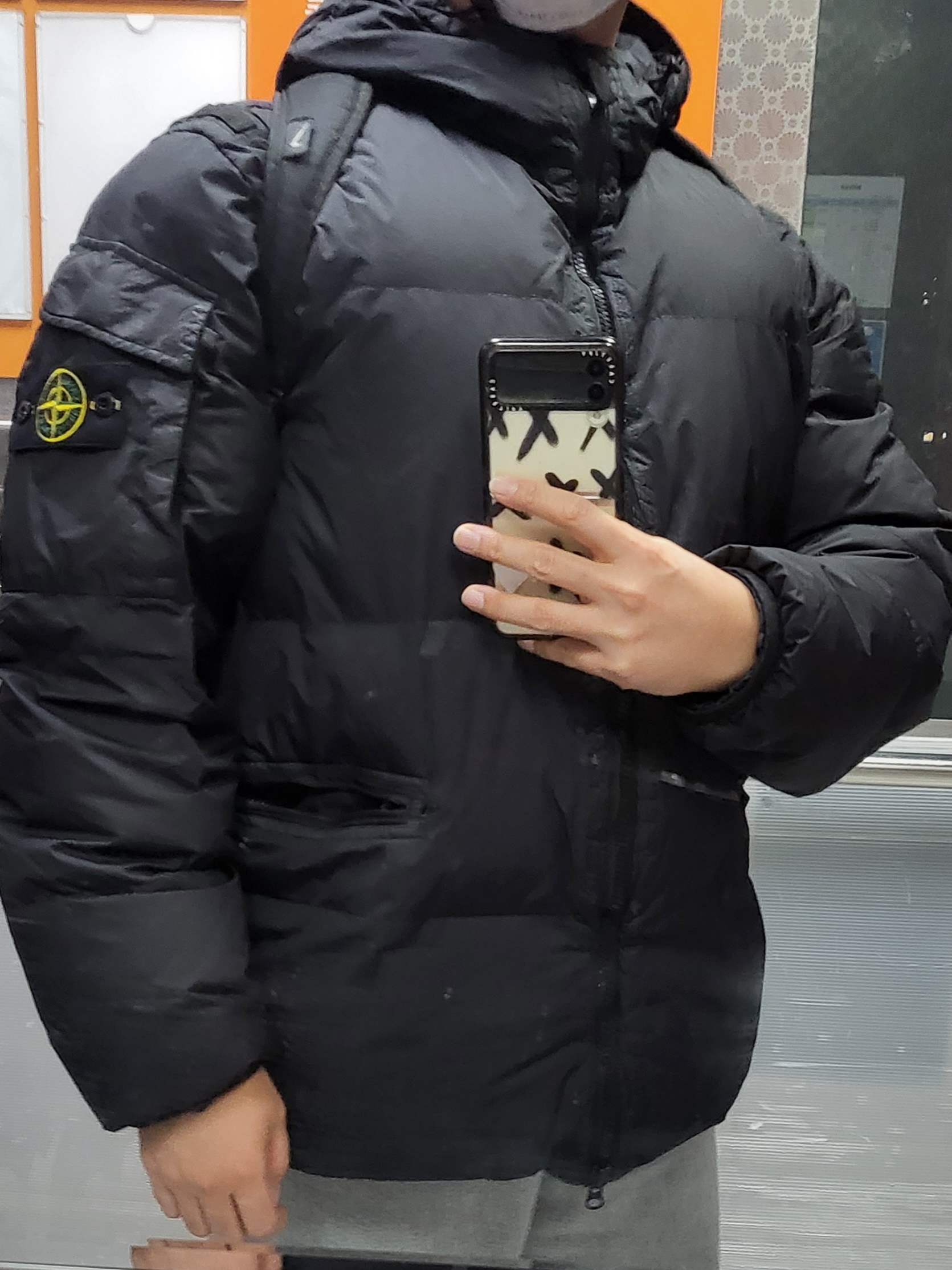 Stone Island 40223 Garment Dyed Crinkle Reps Down Jacket Black - 22FW 착용 스타일