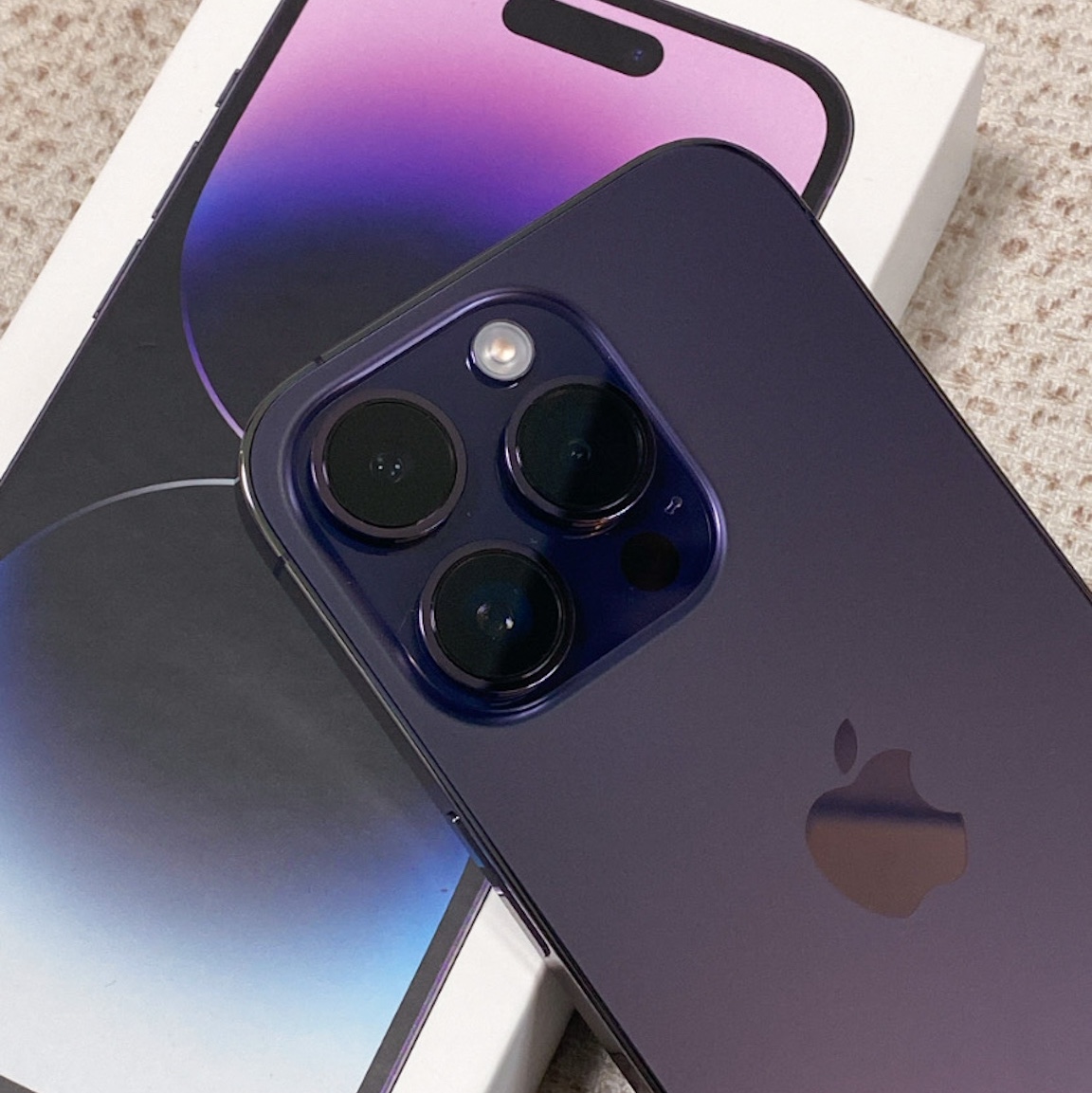 Apple iPhone 14 Pro 128GB Deep Purple (Korean Ver.) 착용 스타일