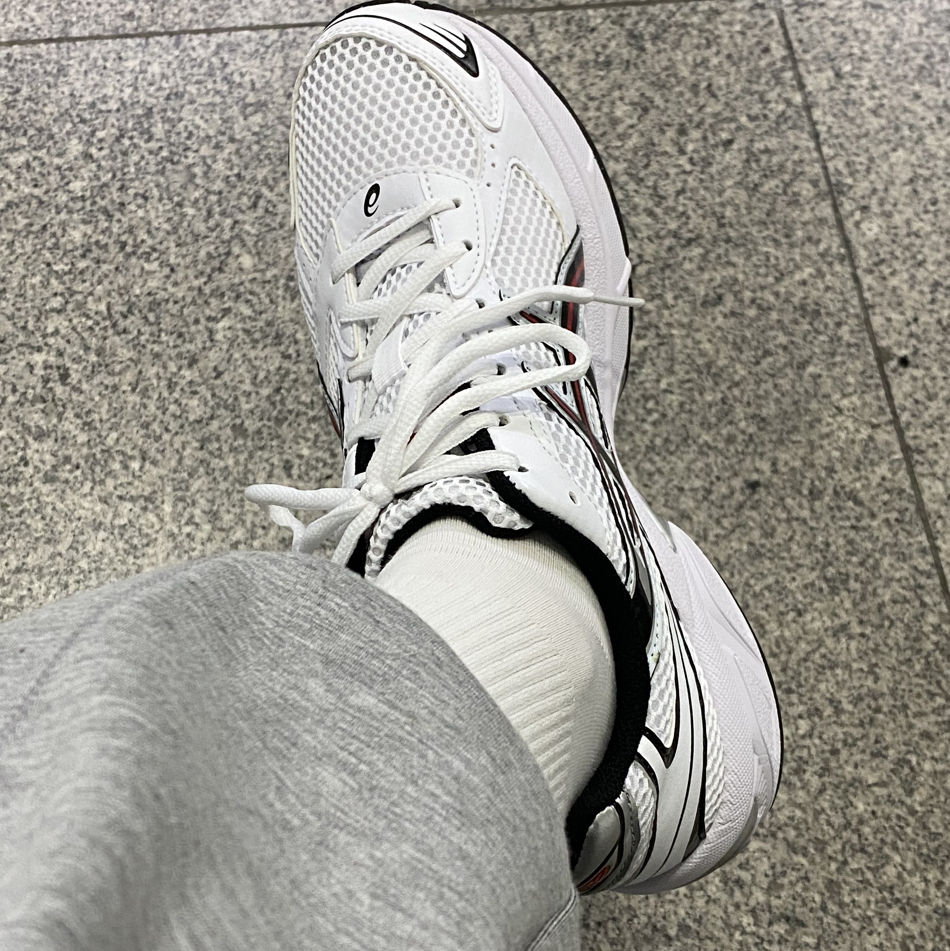Asics Gel-1130 White Electric Red 착용 스타일 - 4