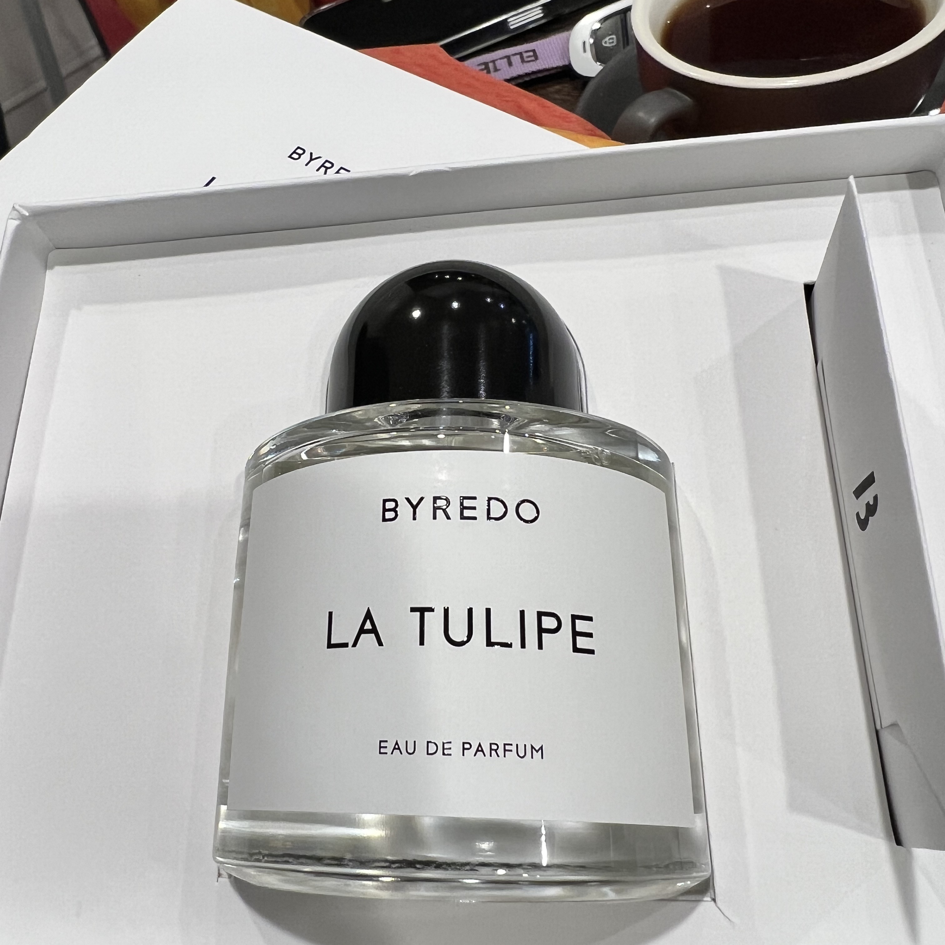 Chanel Bleu De Chanel Parfum 100ml, Byredo La Tulipe Eau De Parfum 100ml 착용 스타일 - 3