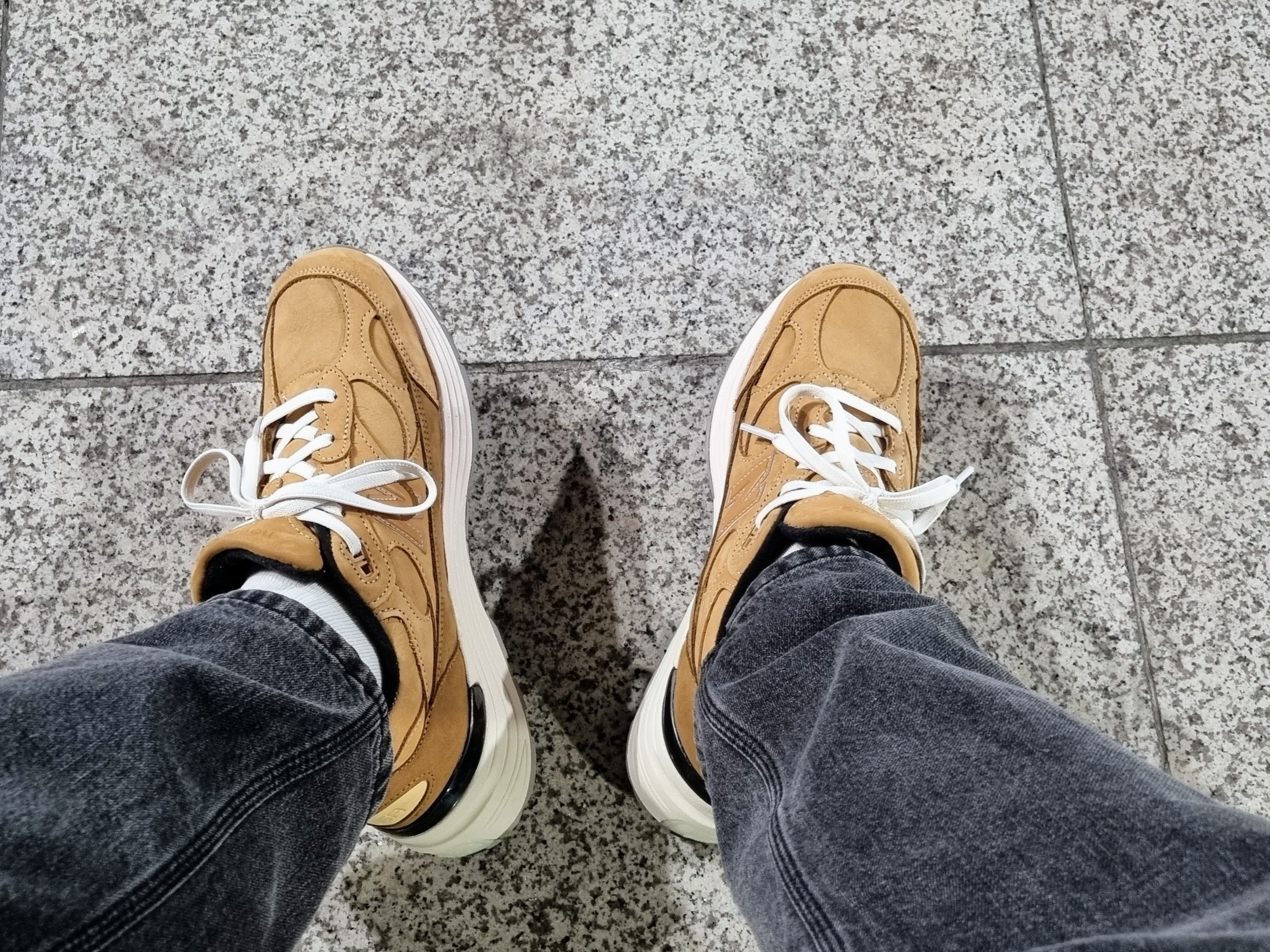 New Balance 992 Made in USA Brown 착용 스타일