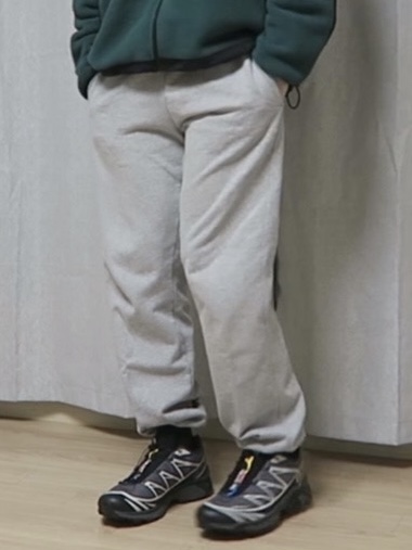 Salomon XT-6 Gore-Tex Black Ebony, Arc'teryx Zeta SL Jacket Black 착용 스타일 - 2