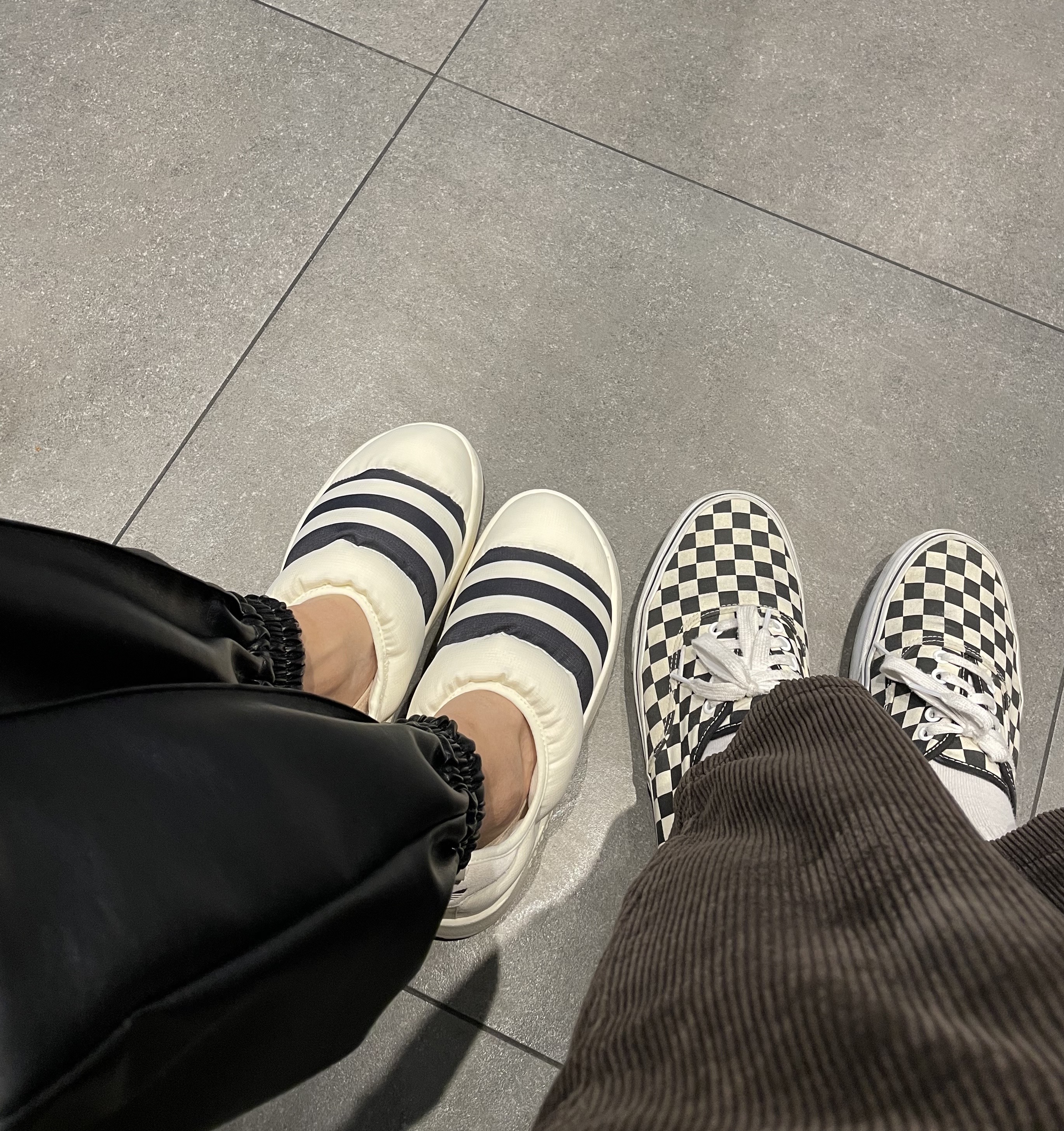 Adidas Puffylette Off White 착용 스타일 - 2