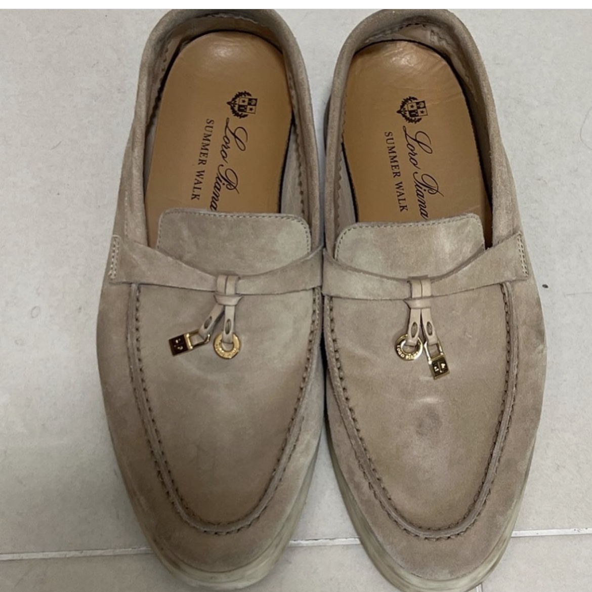 (W) Loro Piana Summer Charms Walk Suede Calfskin Pearl Powder 착용 스타일 - 4