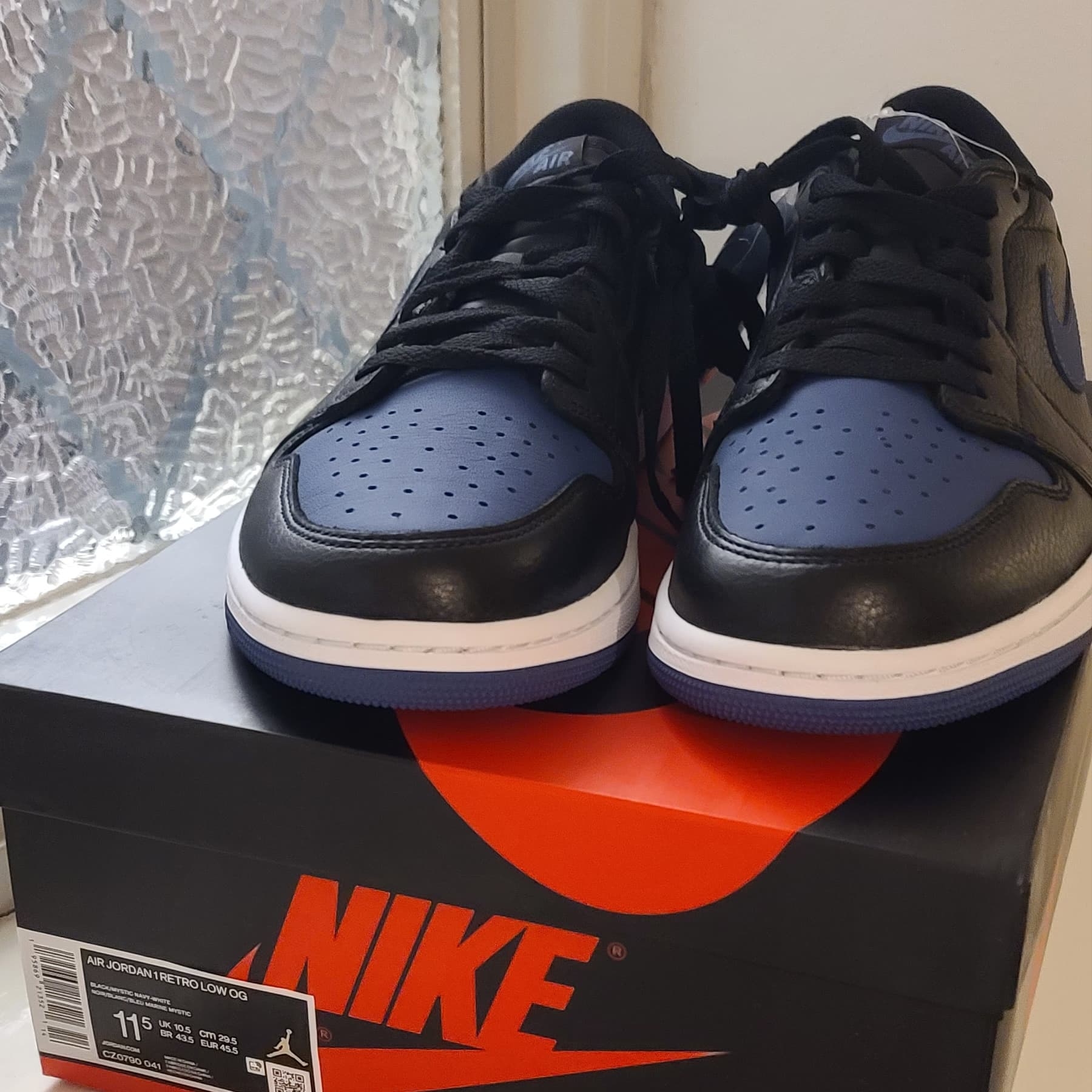 Jordan 1 Retro Low OG Mystic Navy 착용 스타일
