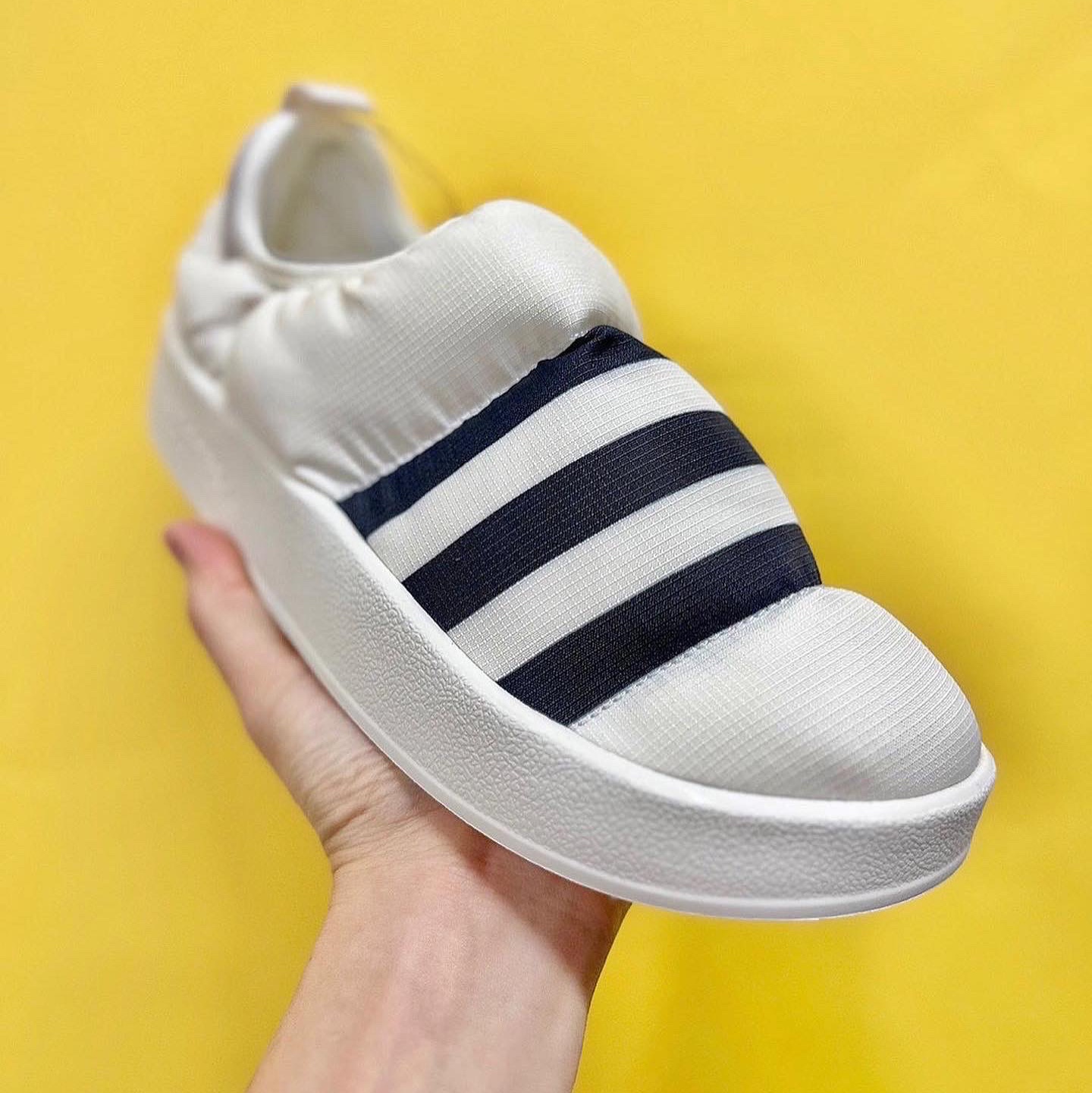 Adidas Puffylette Off White 착용 스타일 - 2