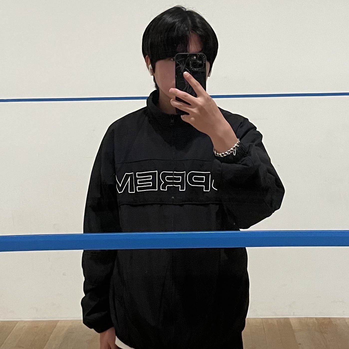 Adidas Yeezy Foam RNNR Sand, Supreme Jacquard Panel Track Jacket Black - 22FW 착용 스타일 - 2