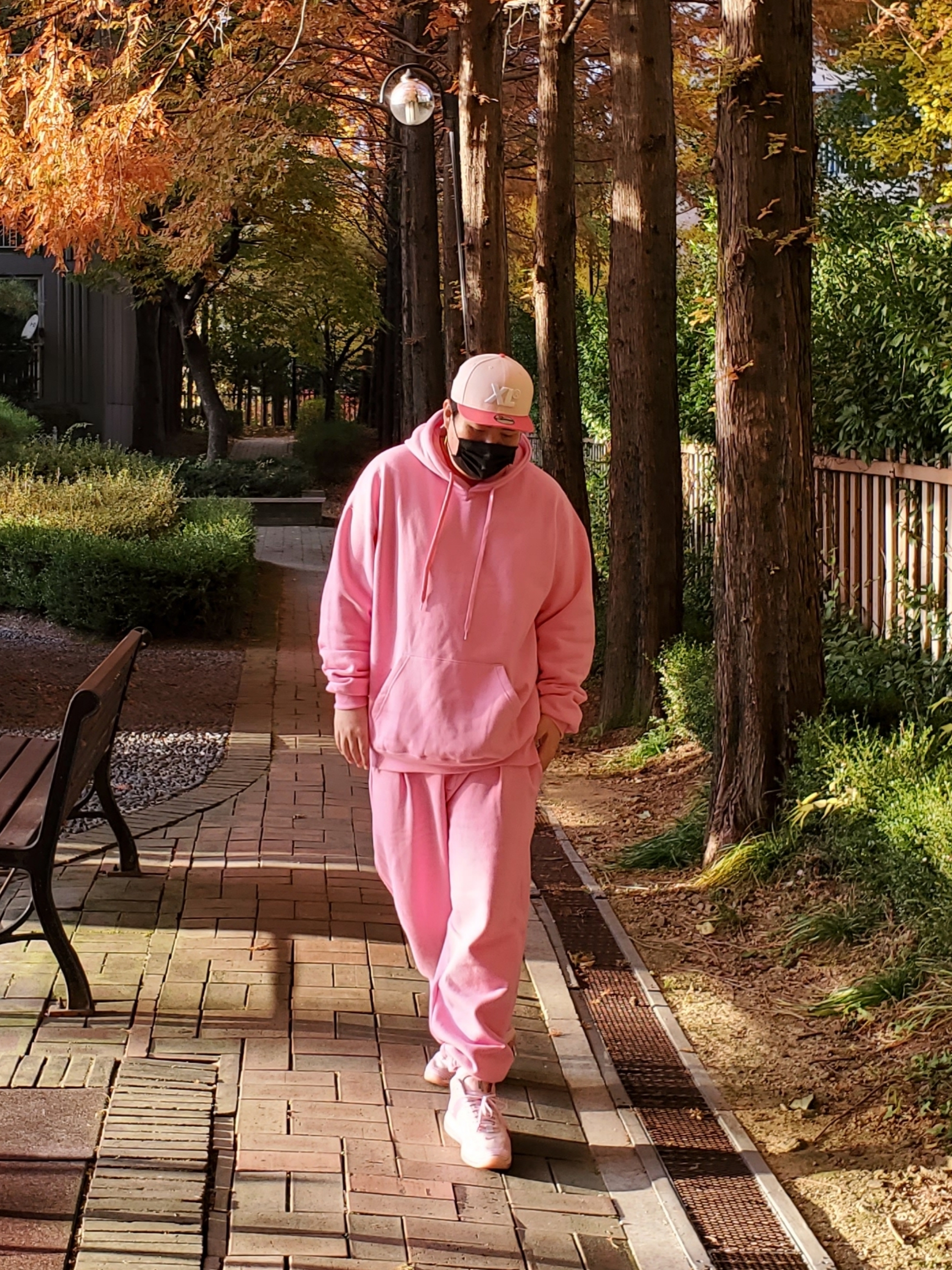 Nike x John Elliott LeBron Icon Tulip Pink 착용 스타일 - 1