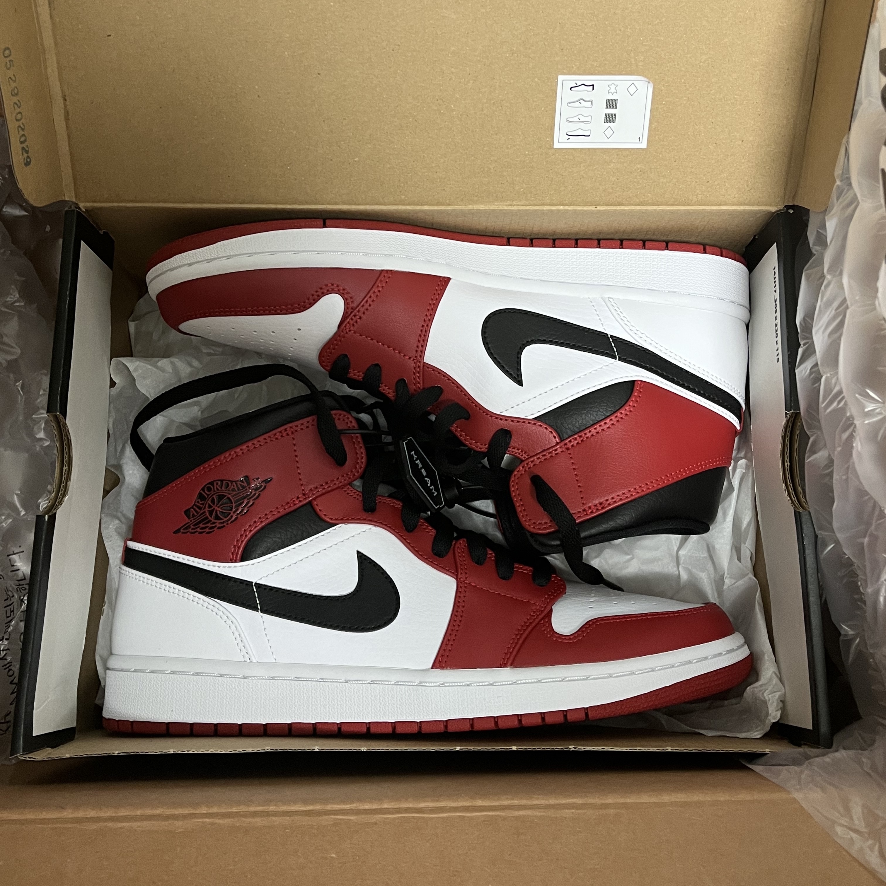 Jordan 1 Mid Chicago 2020 착용 스타일