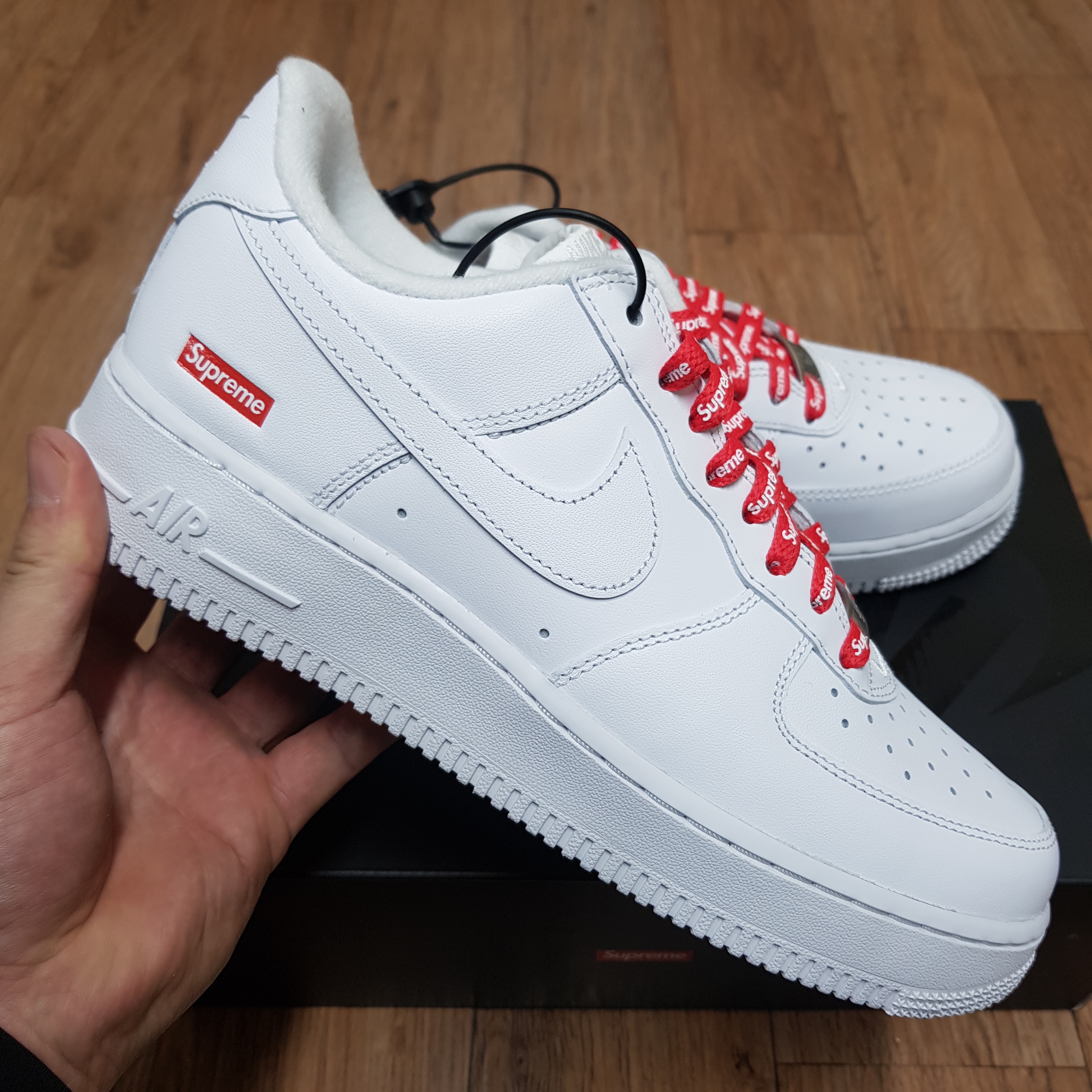 (W) Nike Air Force 1 Low Gorge Green, Nike x Supreme Air Force 1 Low White 착용 스타일 - 2
