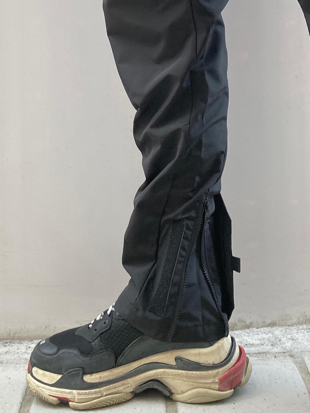 Balenciaga Triple S Trainer Black White Red 2018 착용 스타일 - 5