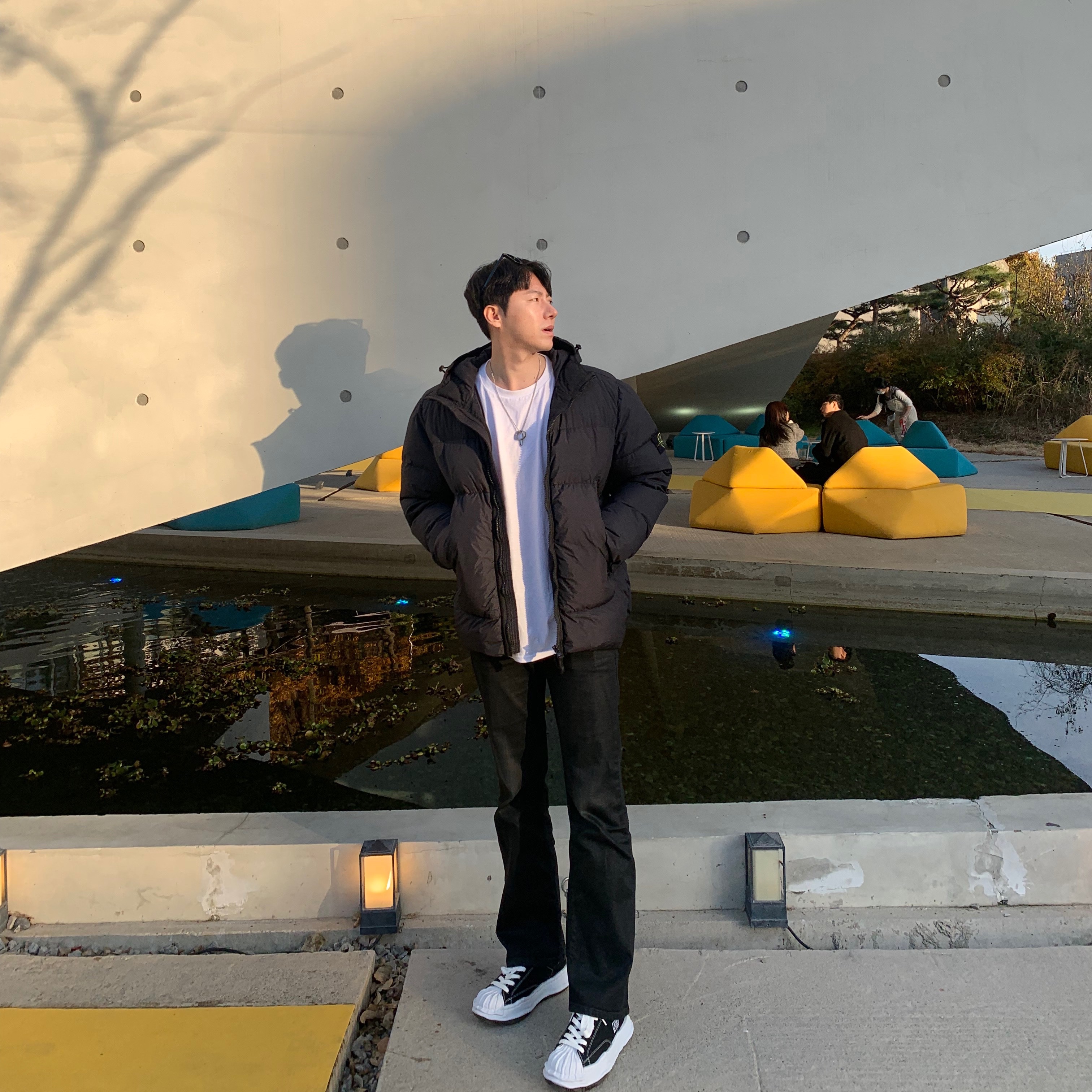 Maison Mihara Yasuhiro Blakey OG Sole Canvas Low-top Sneakers Black White, Stone Island 40223 Garment Dyed Crinkle Reps Down Jacket Black - 22FW 착용 스타일 - 1