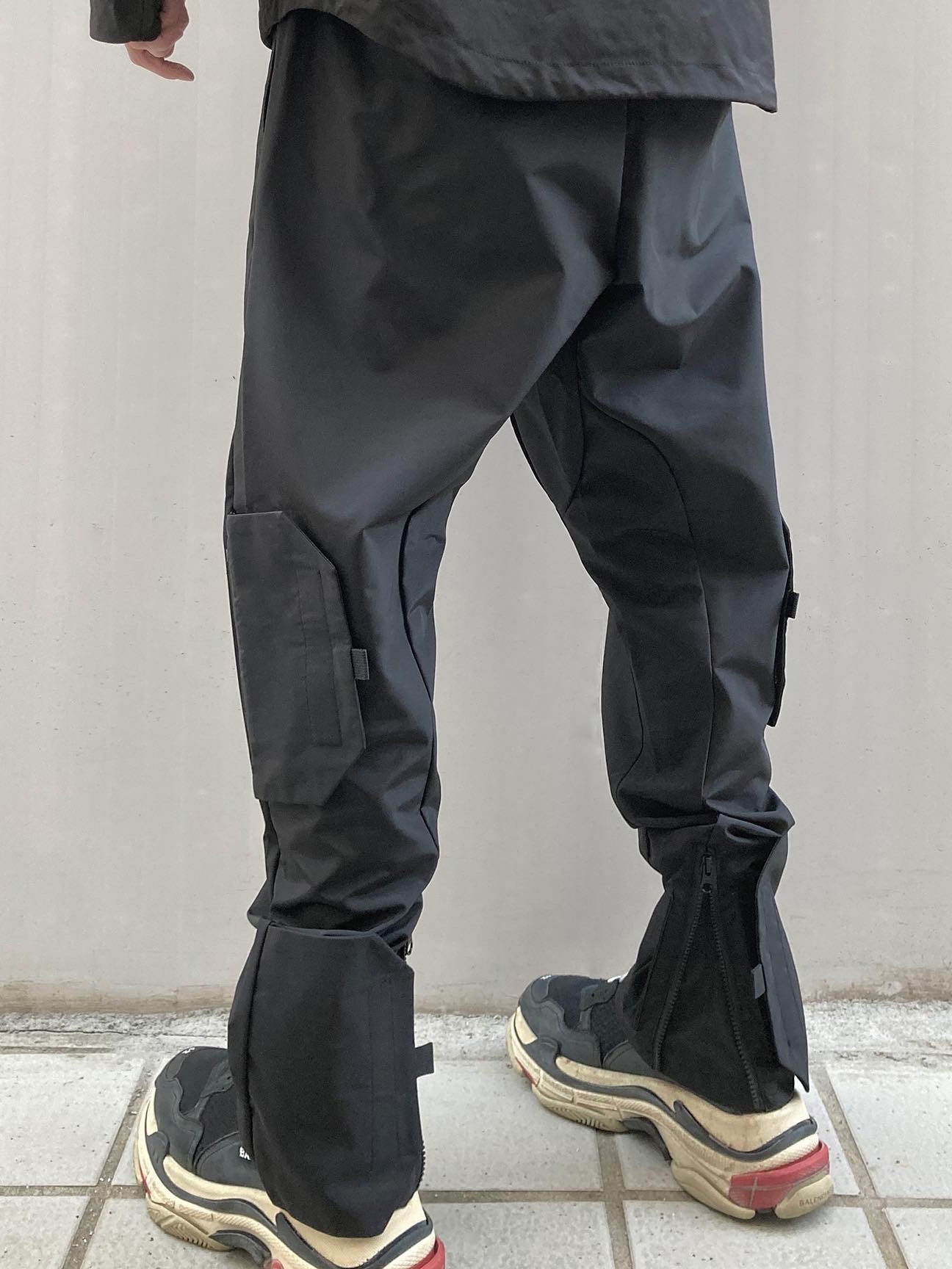 Balenciaga Triple S Trainer Black White Red 2018 착용 스타일 - 4
