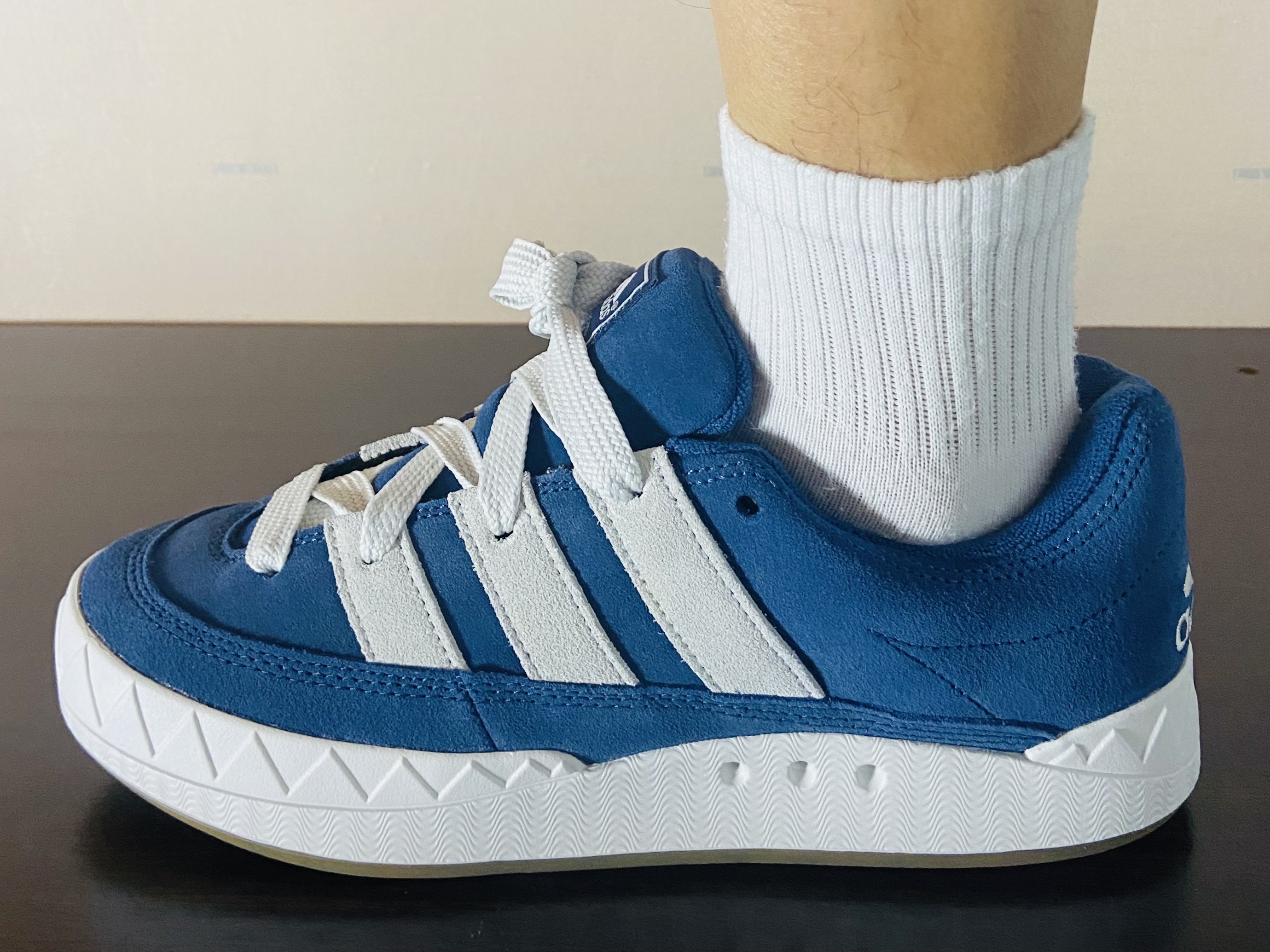 Adidas Adimatic Night Marin 착용 스타일