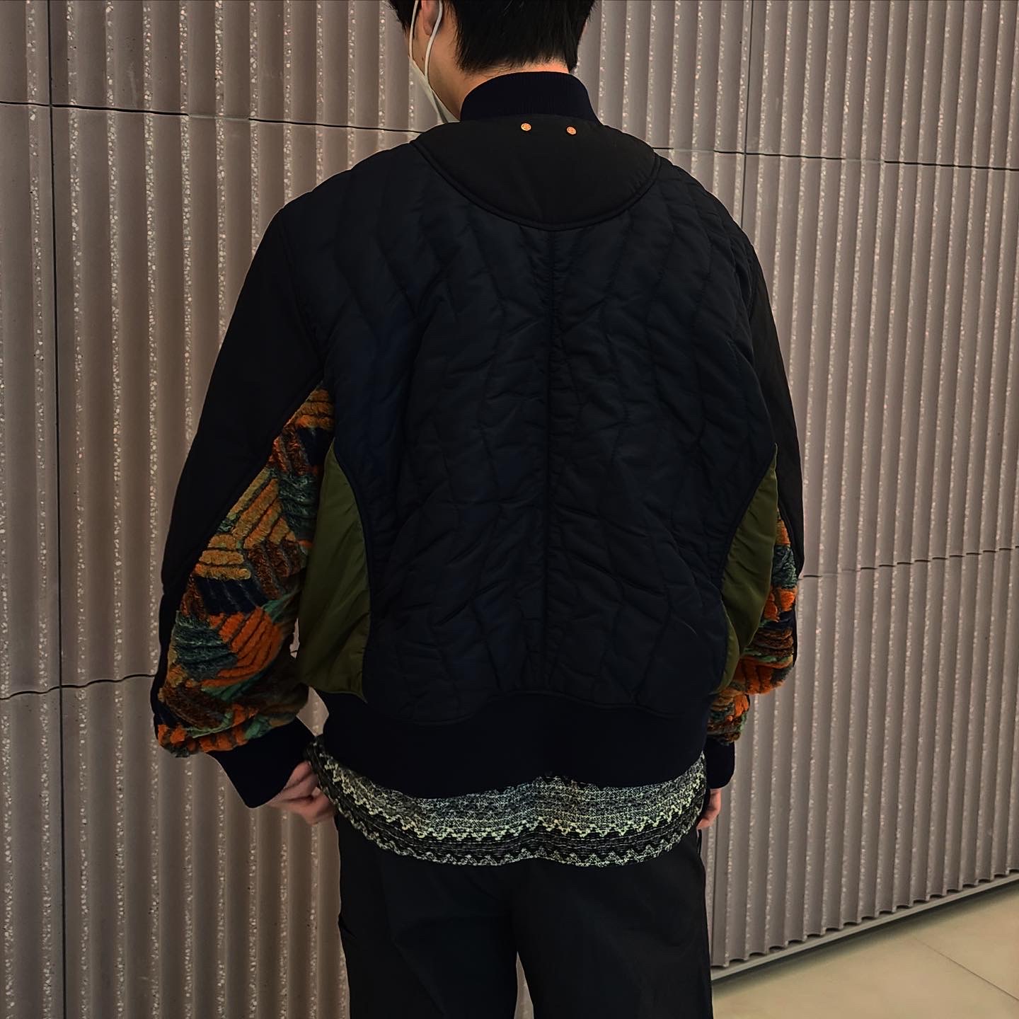 Asics x Andersson Bell Gel-Sonoma 15-50 Black Green, Andersson Bell x Asics Contrast Quilting Bomber Jacket Navy 착용 스타일 - 3