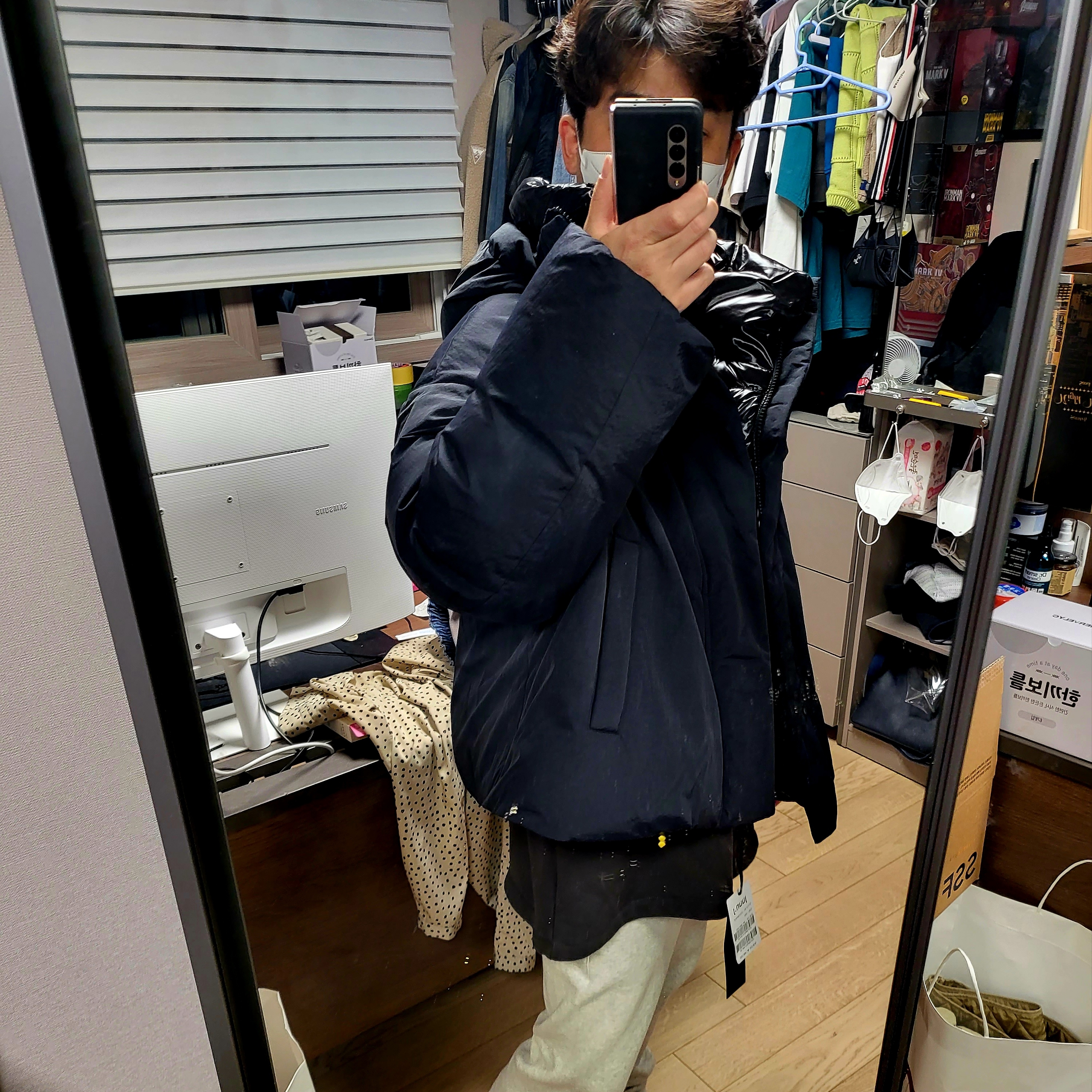 Juun.J Short Down Hoodie Jumper Black - 22FW 착용 스타일