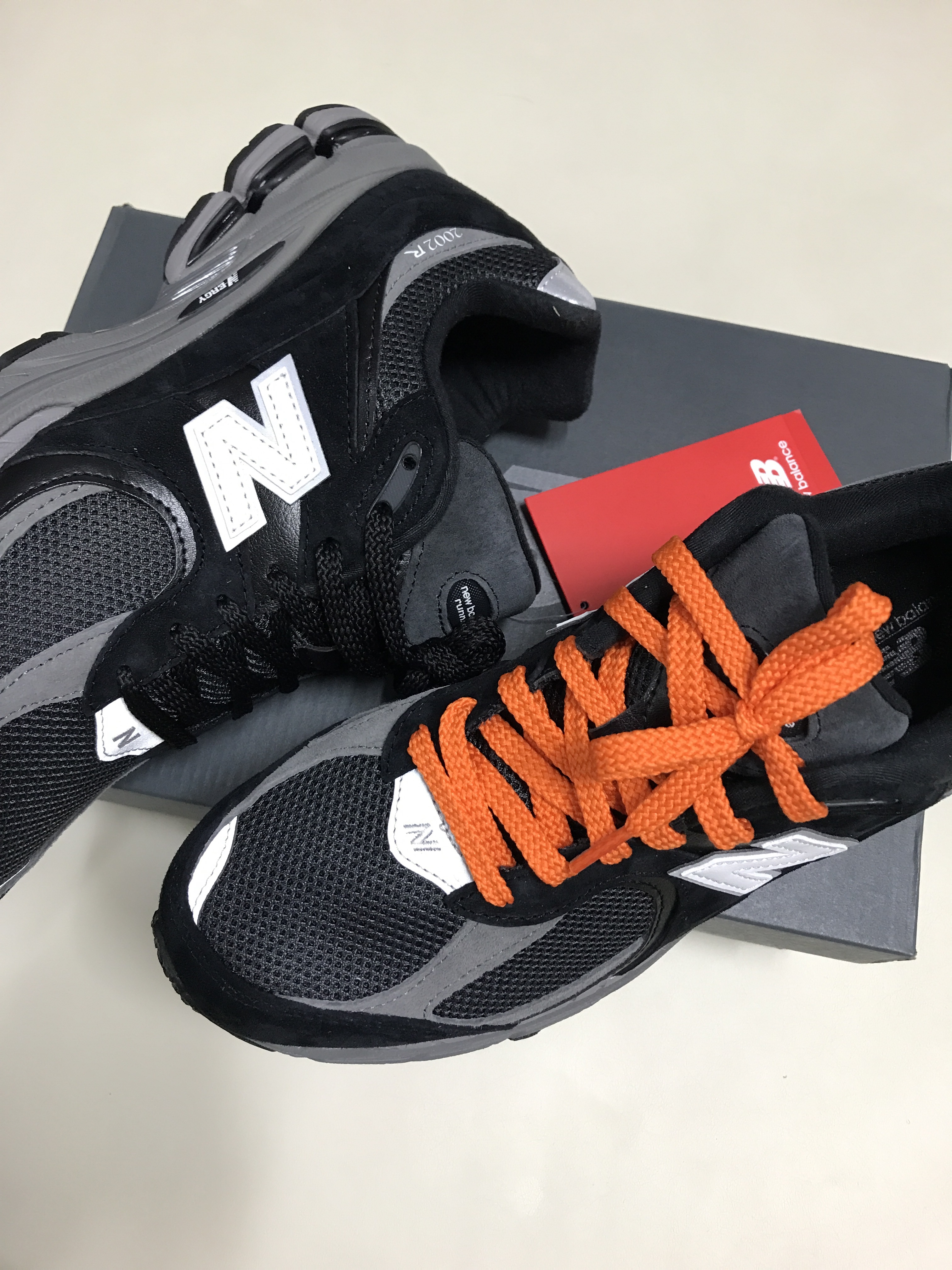 New Balance 2002R Black Dark Grey - JD Sports Exclusive 착용 스타일 - 4