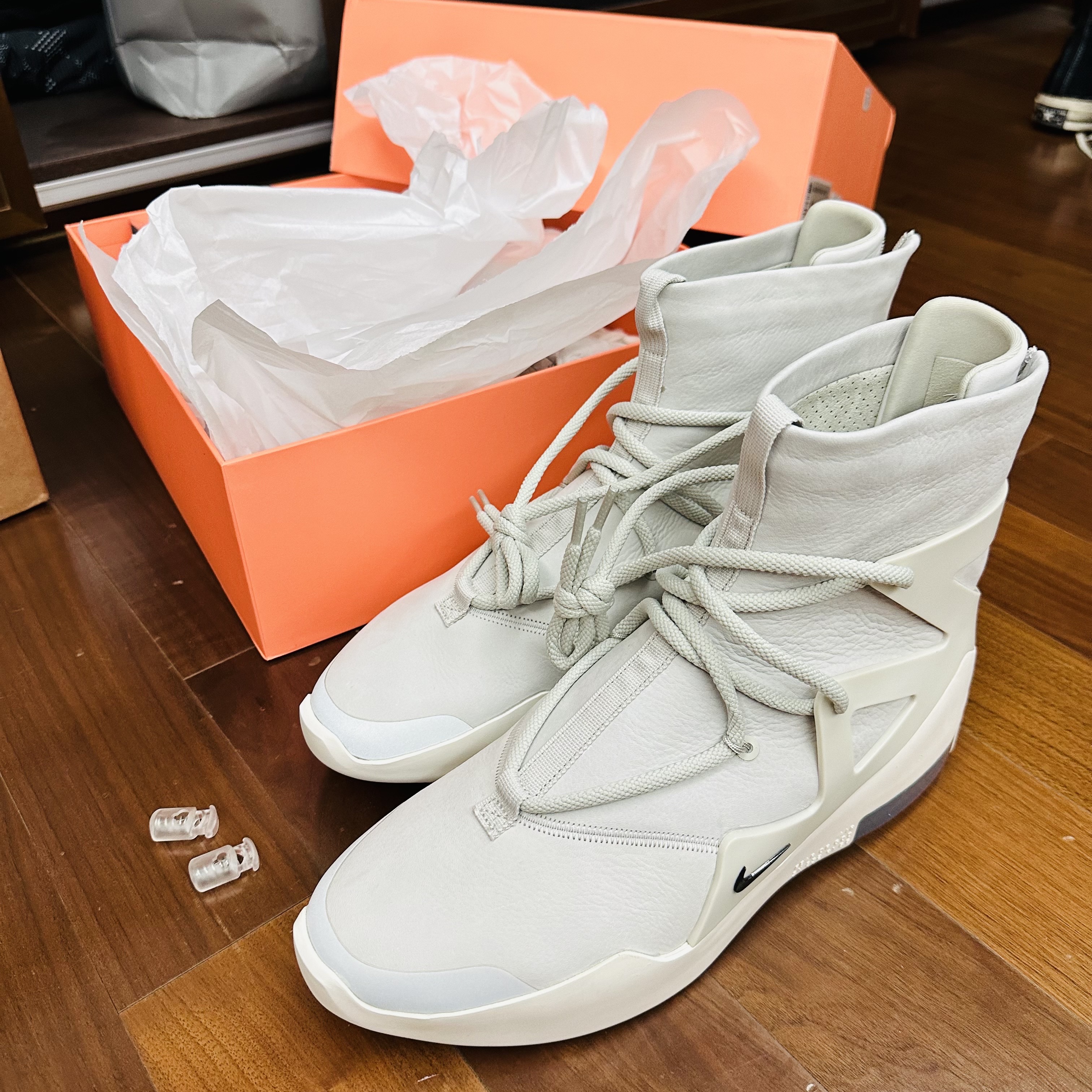 NIke x Fear of God Air Fear of God 1 Black, Nike x Fear of God Air Fear of God 1 Light Bone 착용 스타일 - 2