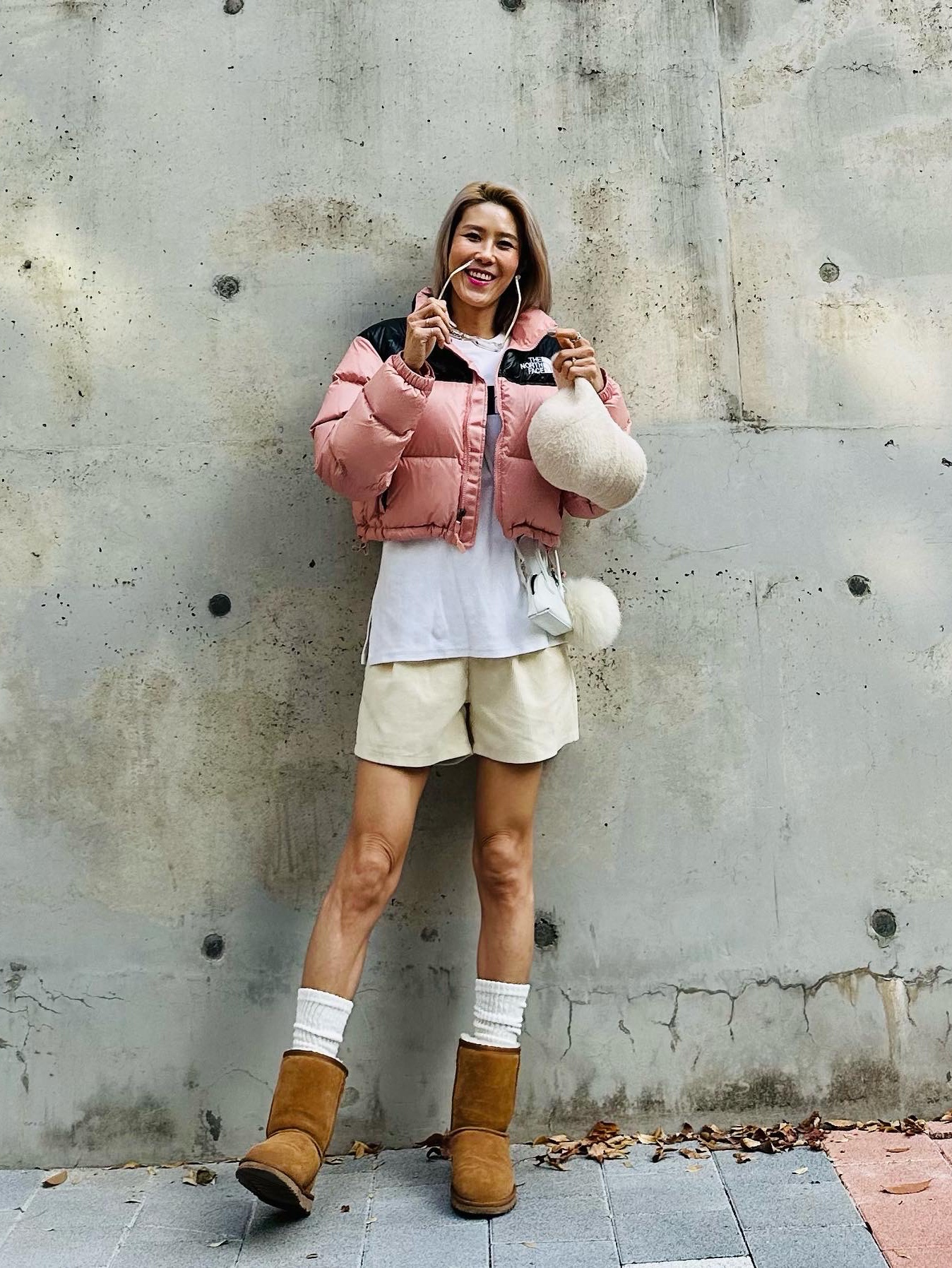 (W) The North Face Nuptse Short Jacket Rose Tan 착용 스타일 - 2