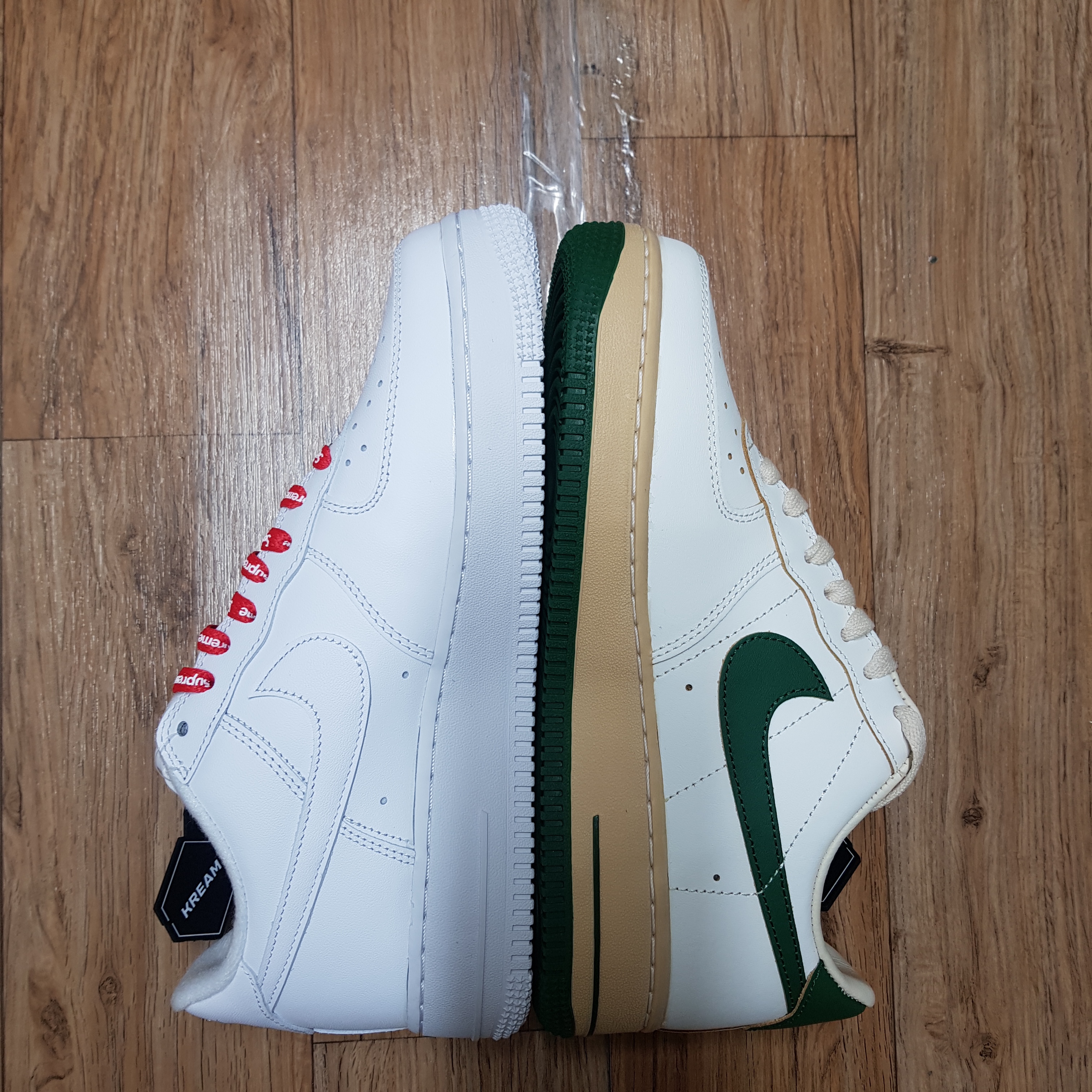 (W) Nike Air Force 1 Low Gorge Green, Nike x Supreme Air Force 1 Low White 착용 스타일 - 4