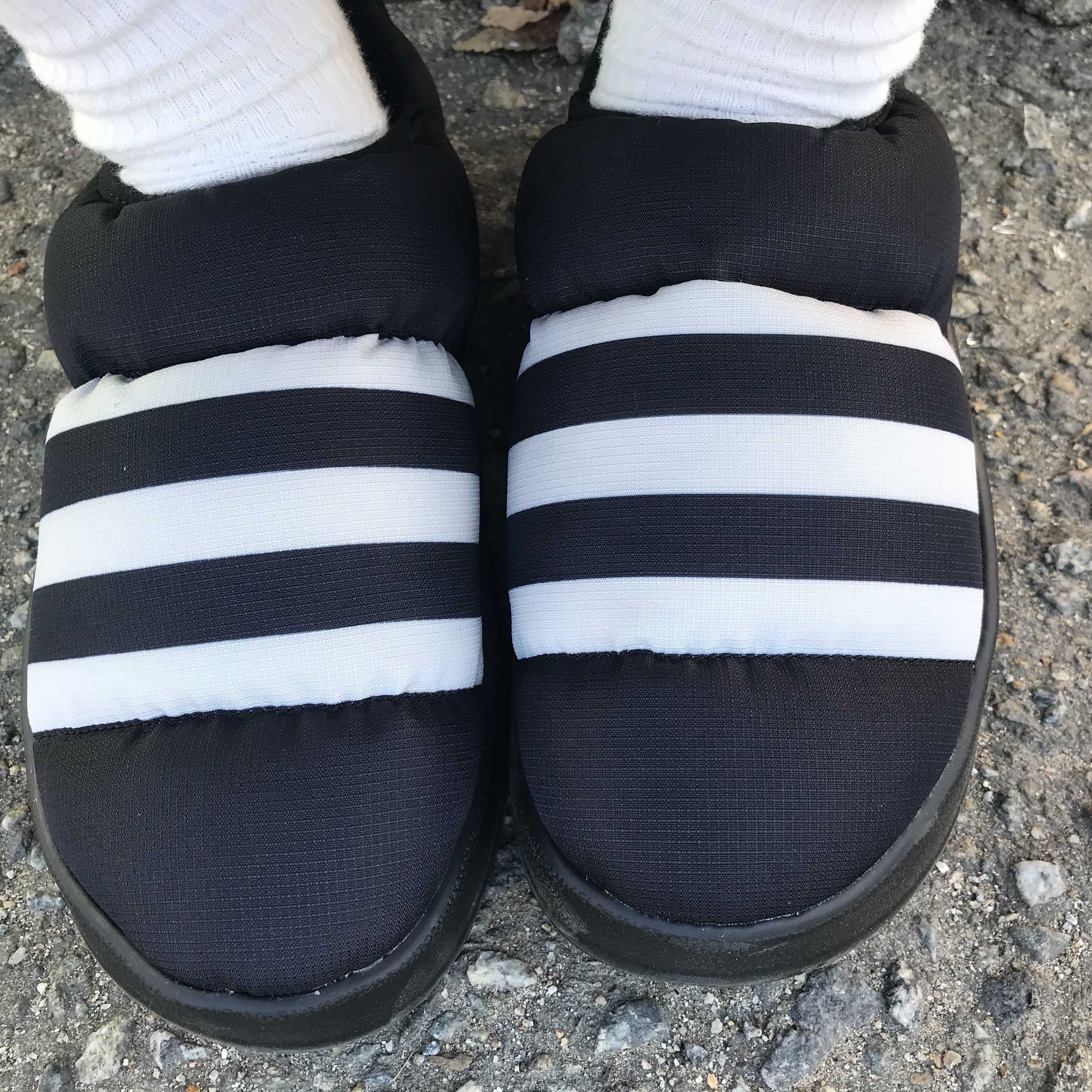 Adidas Puffylette Core Black 착용 스타일 - 3