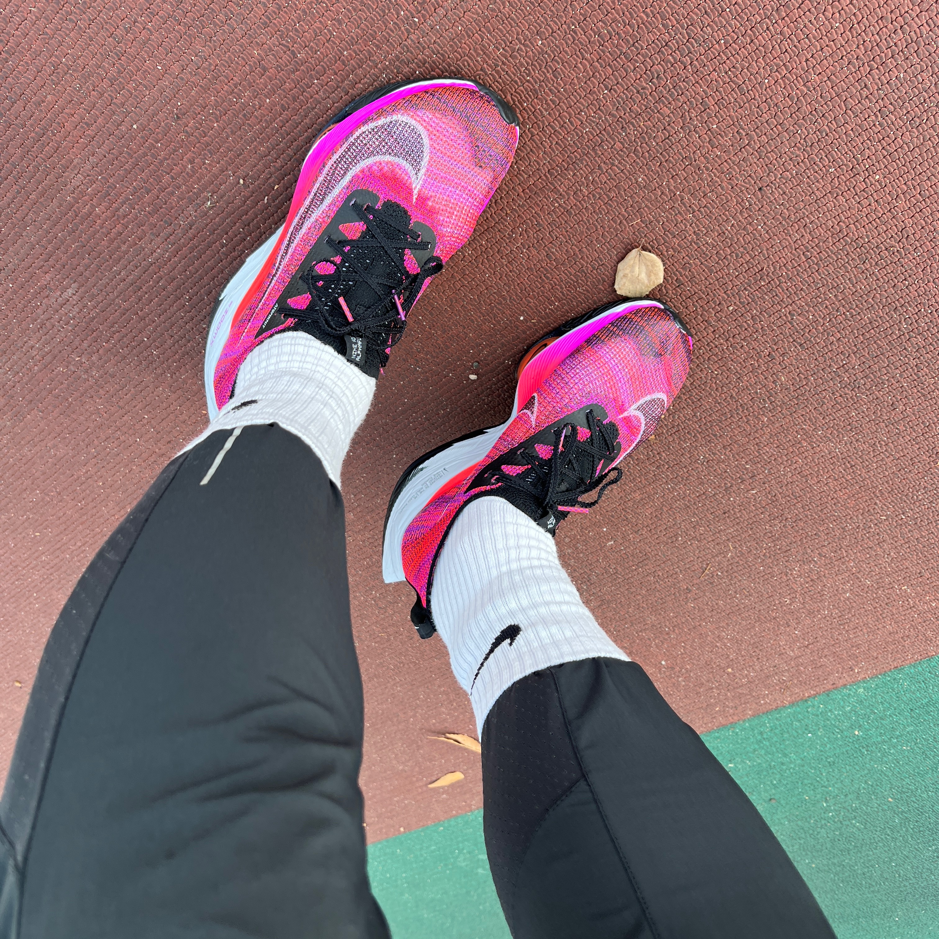 Nike Air Zoom Alphafly Next% Hyper Violet 착용 스타일 - 1