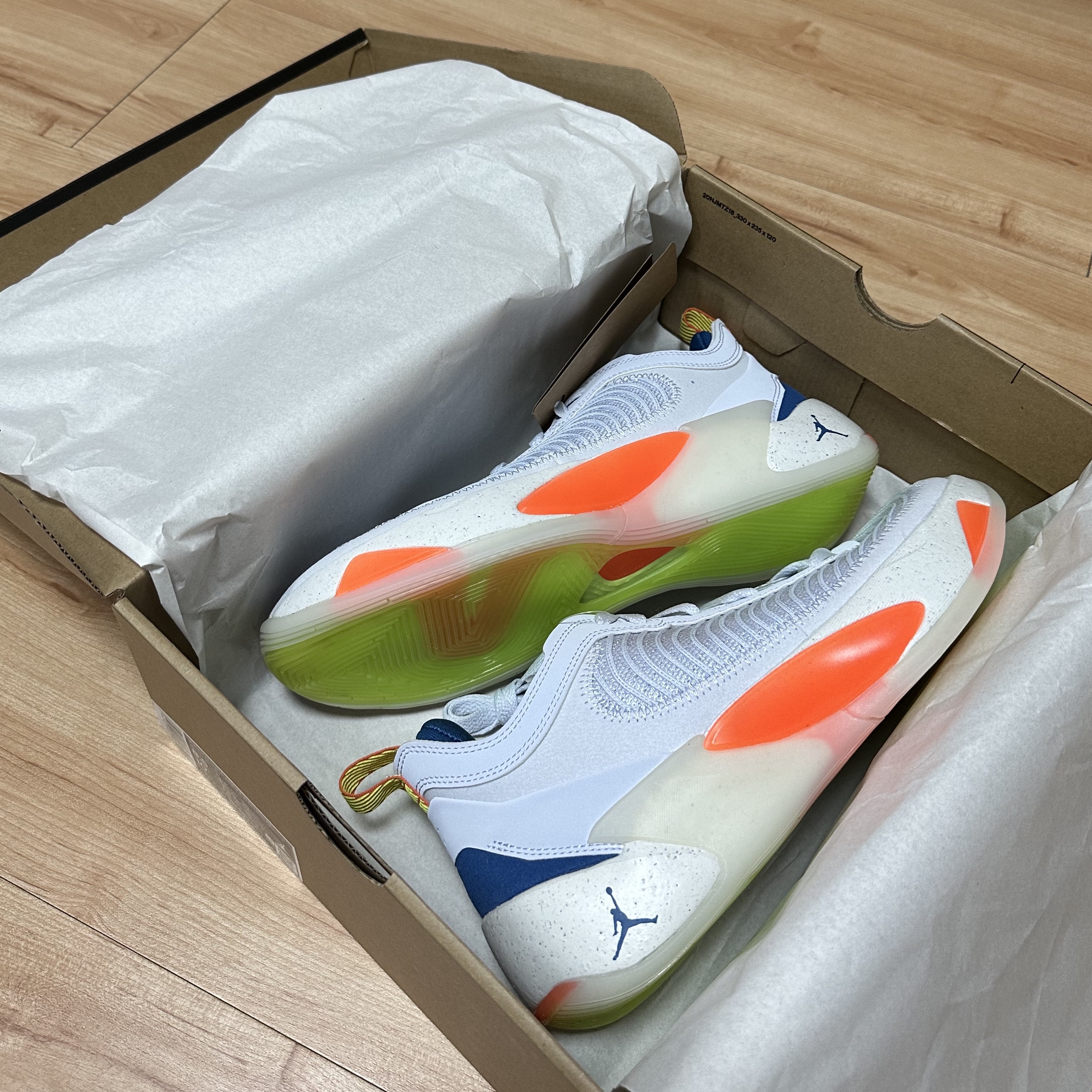 Jordan Luka 1 PF Next Nature Football Grey Volt 착용 스타일