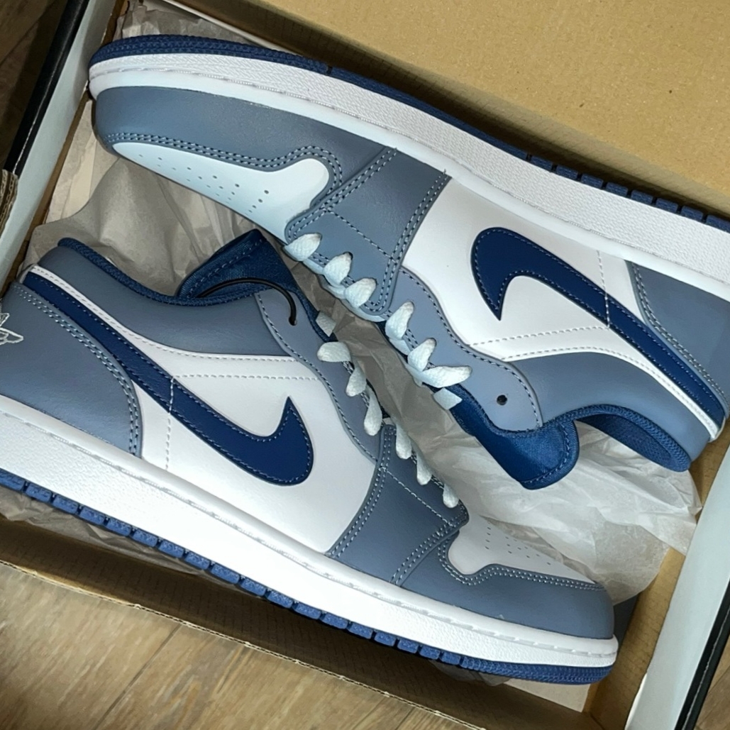 Jordan 1 Low Ashen Slate and Mystic Navy 착용 스타일 - 1